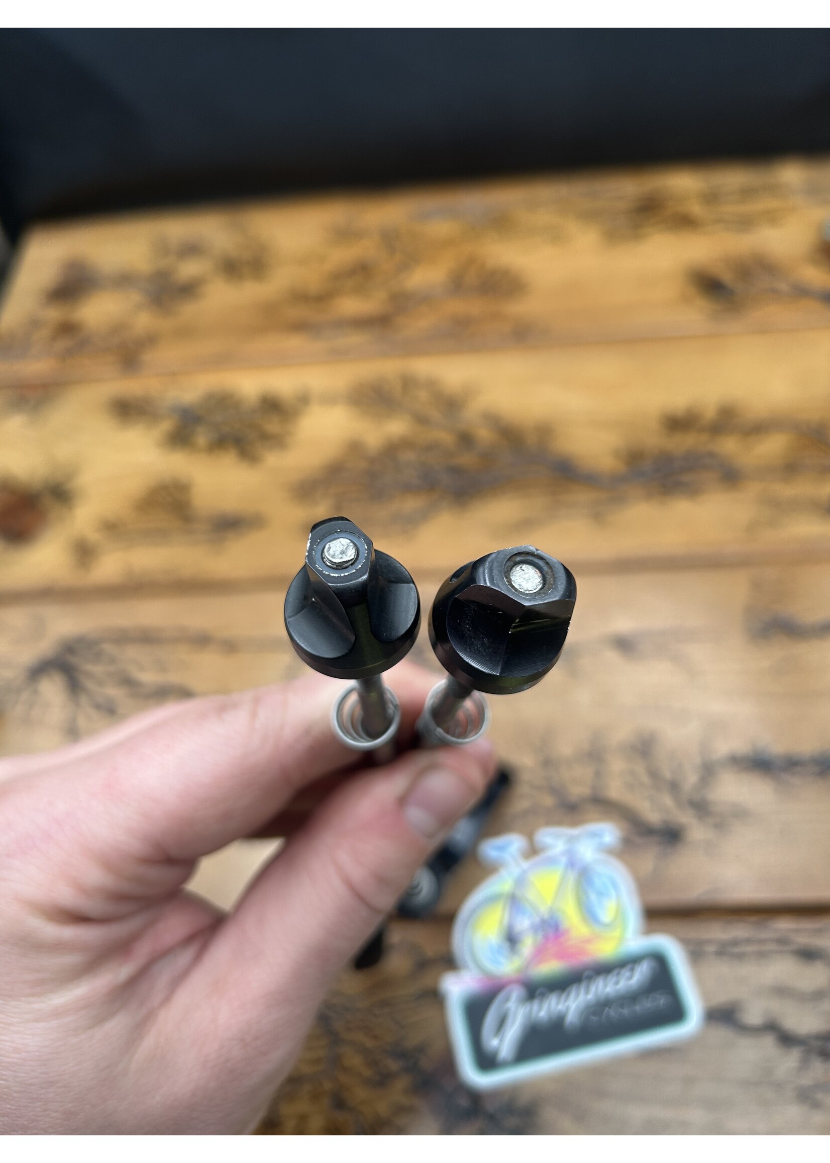 Salsa Black No Logo Quick Release Skewer Set