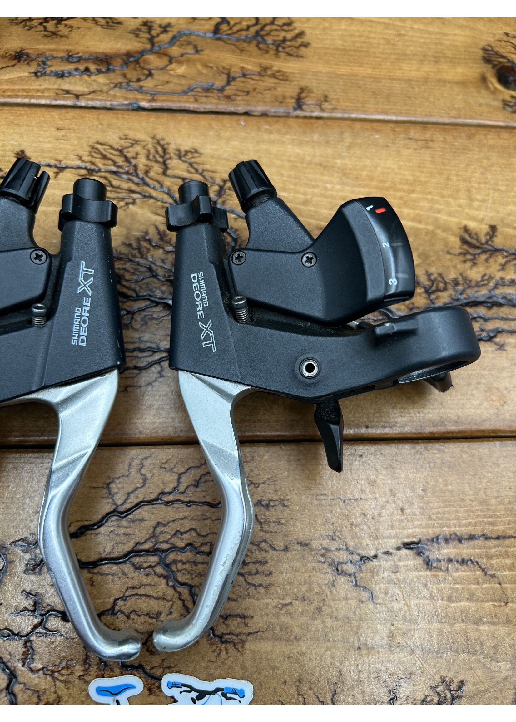 SHIMANO Shimano Deore XT ST-M739 3x8 Speed Shifters and Brake Levers