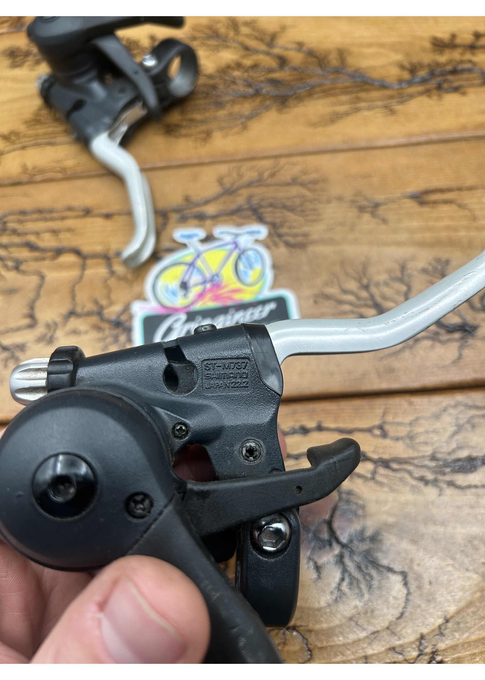 SHIMANO Shimano Deore XT ST-M737 3x8 Shifter Brake Lever Set