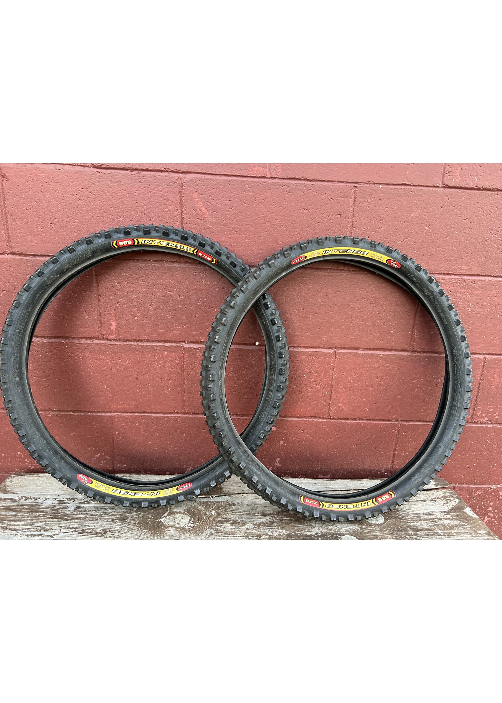 Intense Intense 909 FRO 26x2.70 Tires