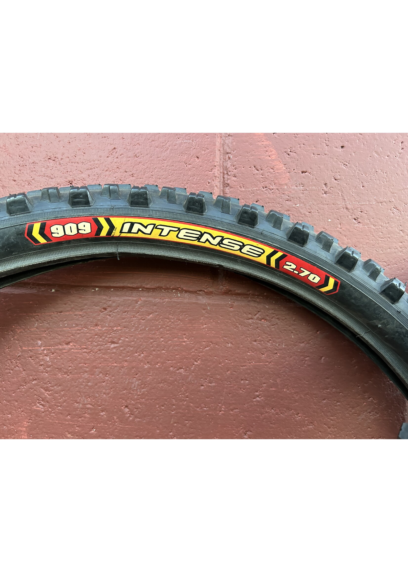 Intense Intense 909 FRO 26x2.70 Tires