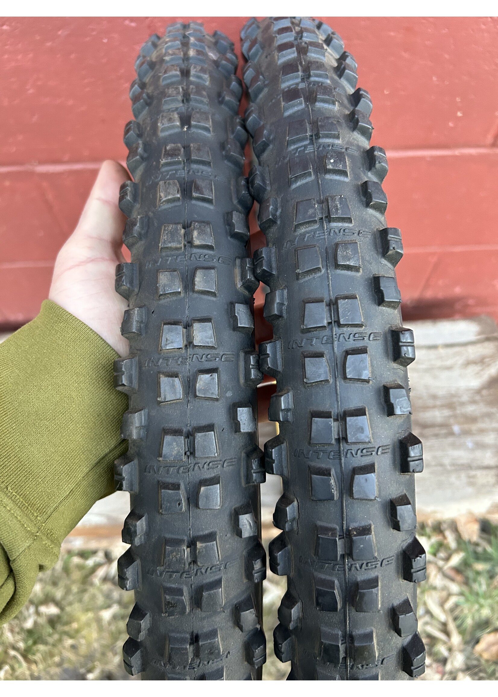 Intense Intense 909 FRO 26x2.70 Tires