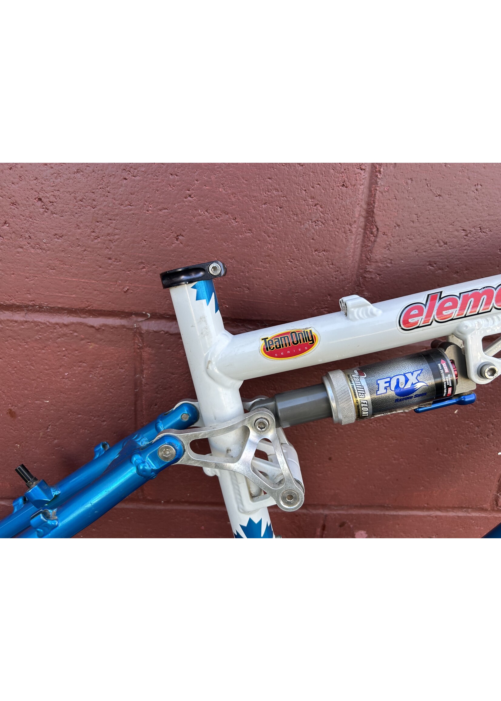 Rocky Mountain 2000 16.5" Rocky Mountain Element TO Frame