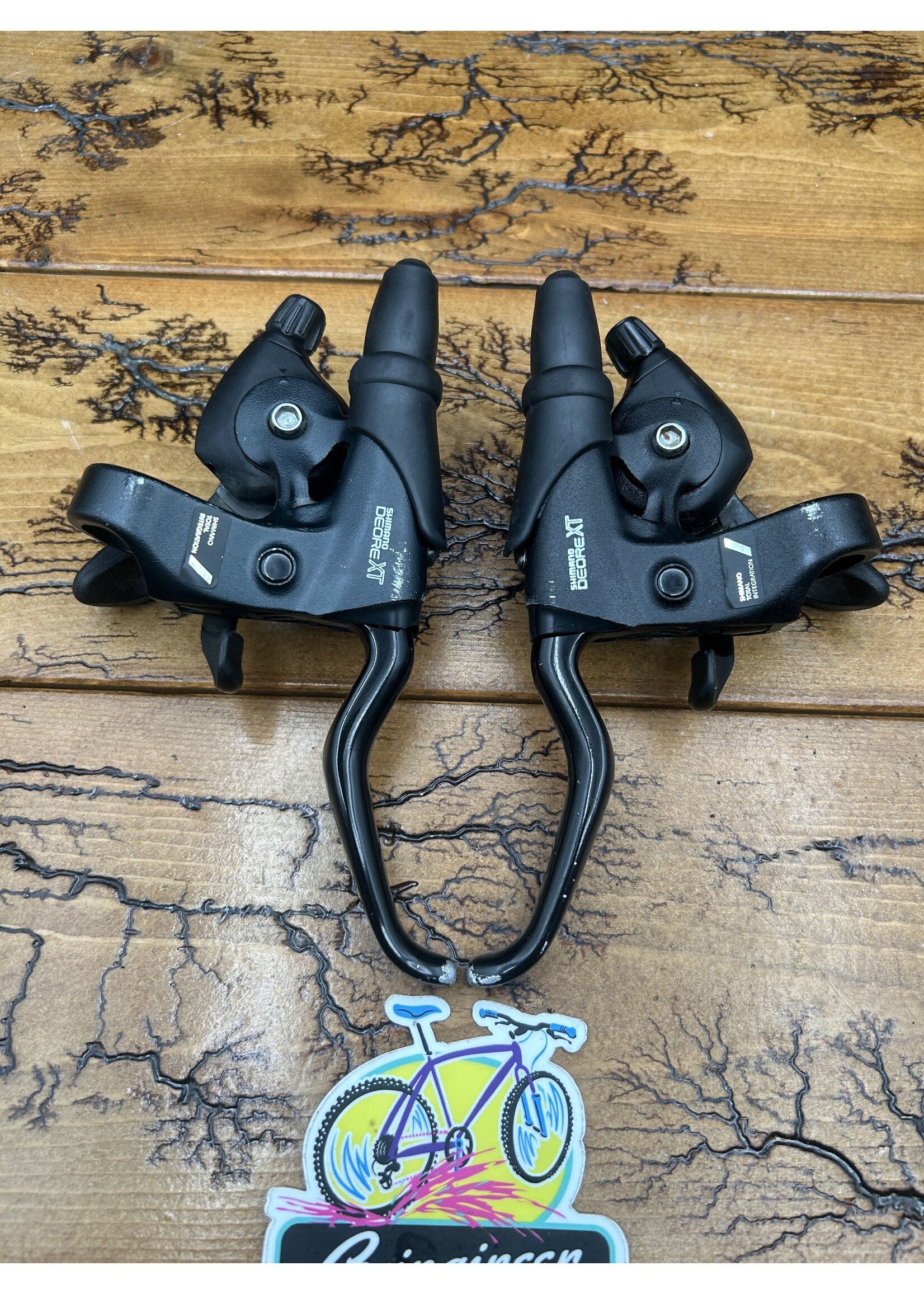 SHIMANO Shimano Deore XT ST-M095 7 Speed Shifter and Brake Lever Set