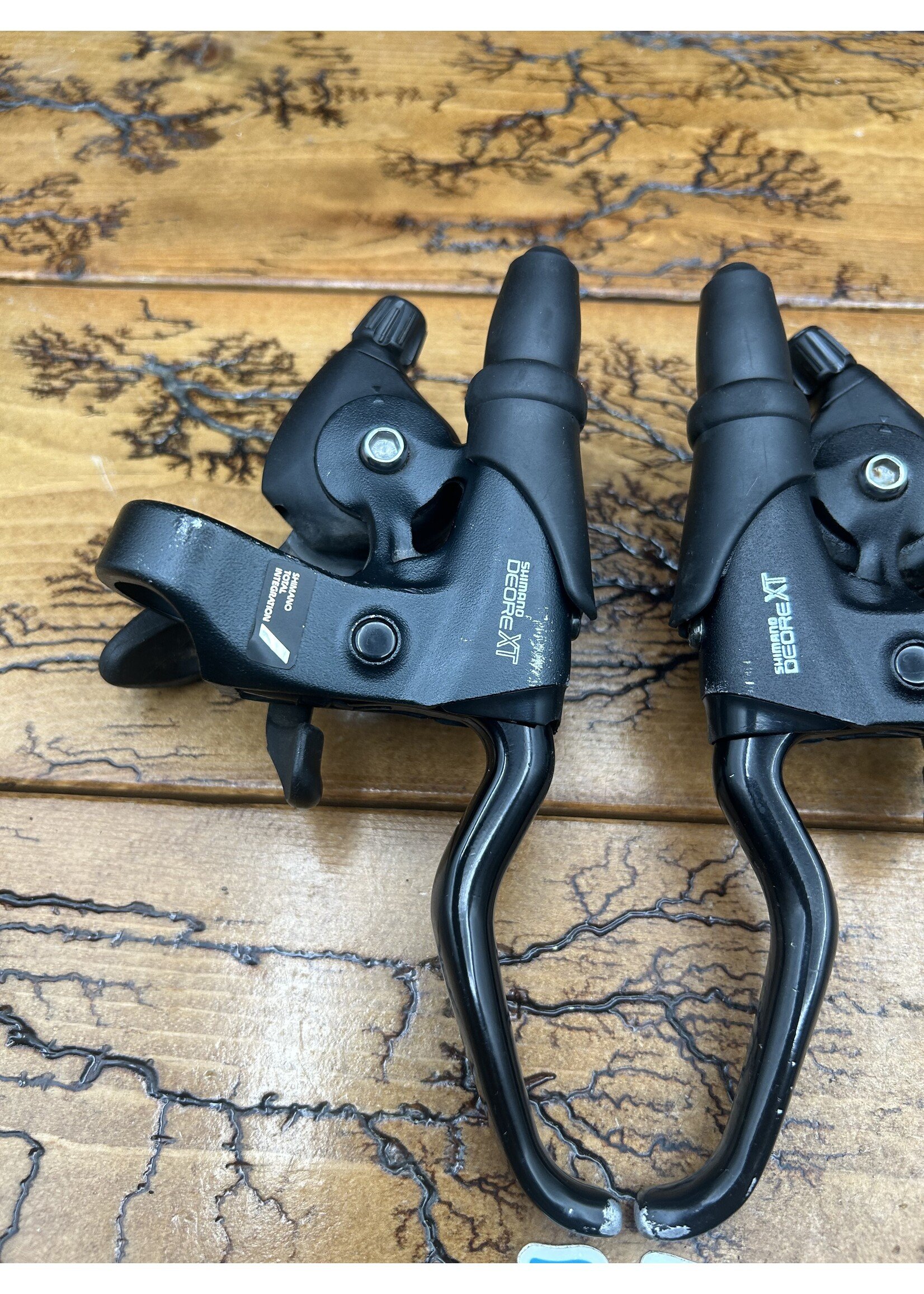 SHIMANO Shimano Deore XT ST-M095 7 Speed Shifter and Brake Lever Set