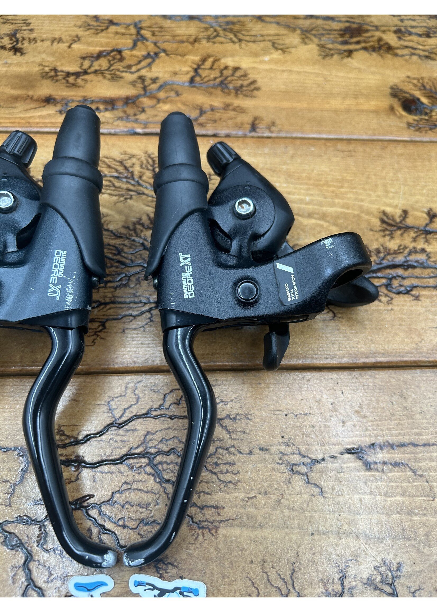 SHIMANO Shimano Deore XT ST-M095 7 Speed Shifter and Brake Lever Set