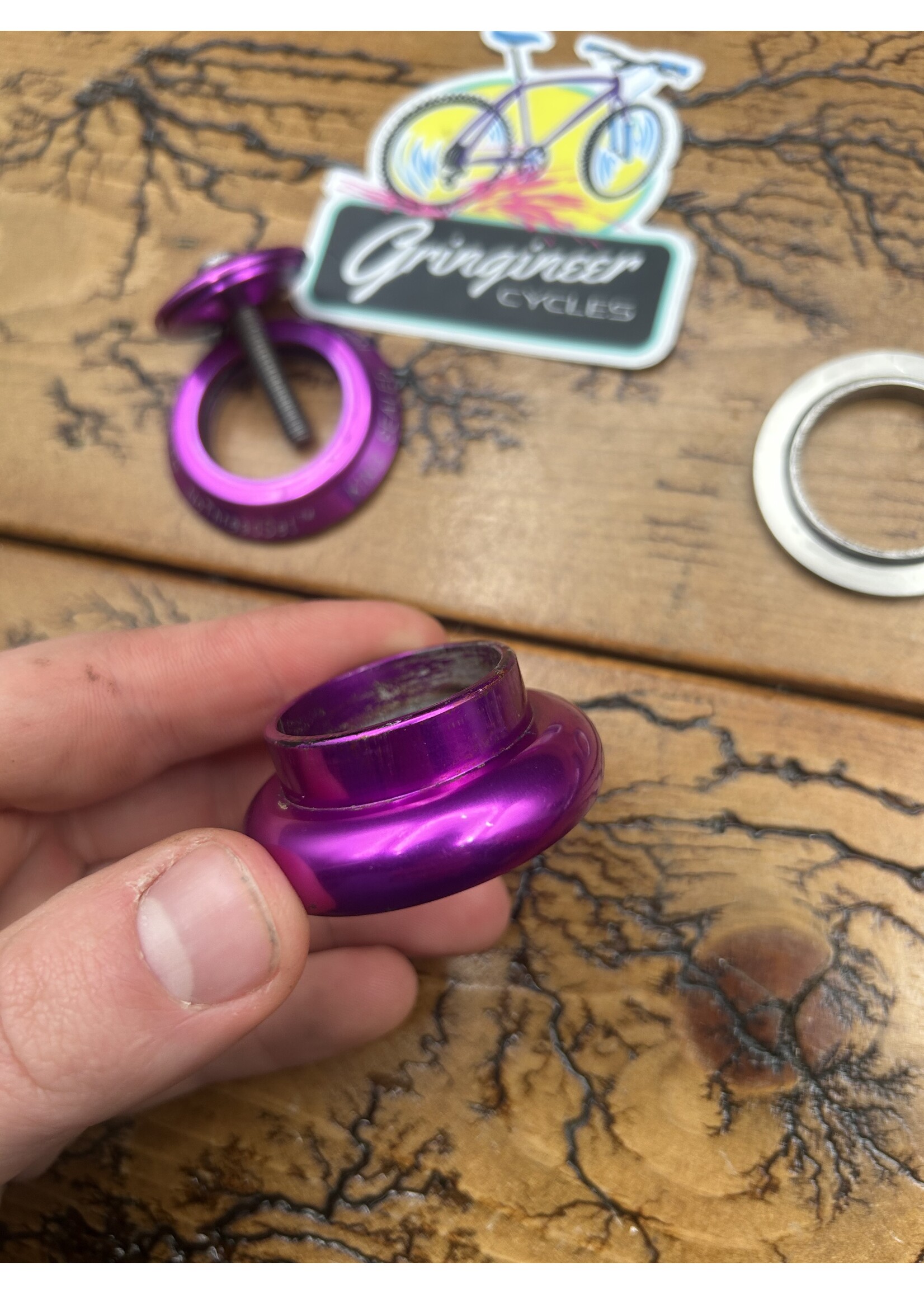 Chris King Chris King 1 1/8 Purple No Logo NoThreadset Headset