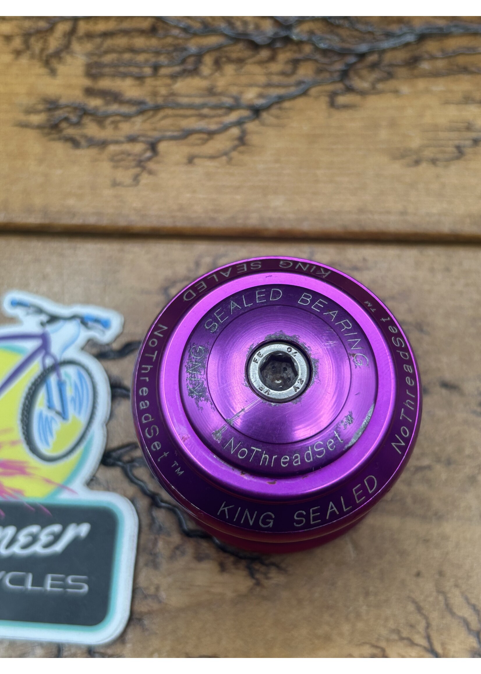 Chris King Chris King 1 1/8 Purple No Logo NoThreadset Headset