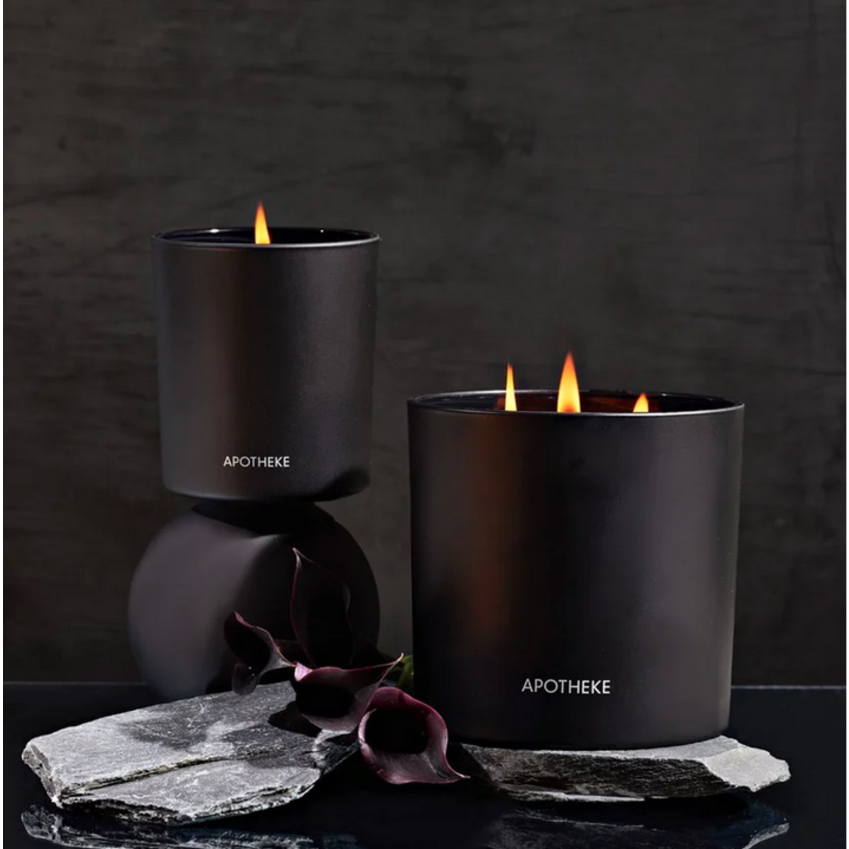 Apotheke Charcoal Classic Candle