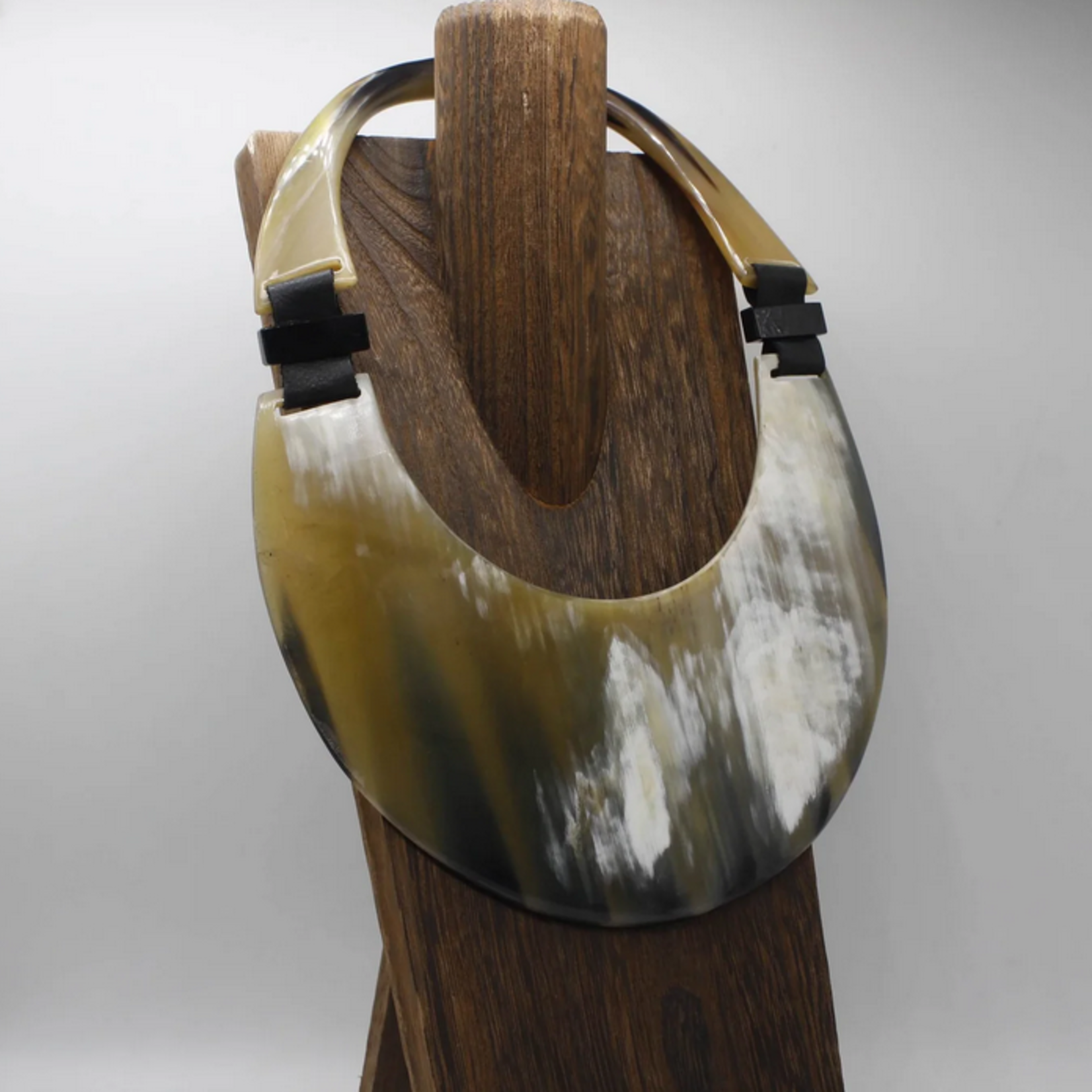 Natural Beauties Oversized Horn Collar Neckalace