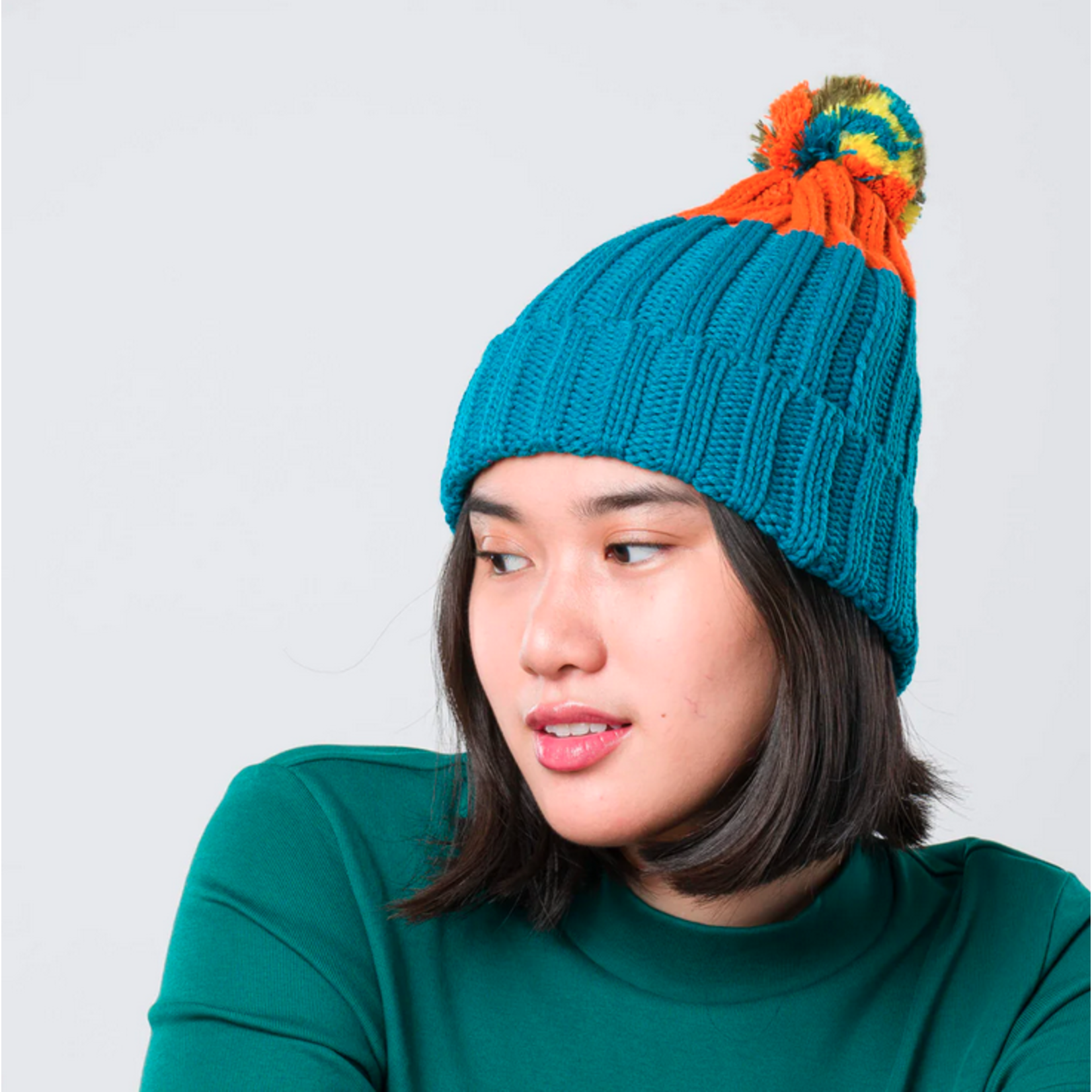 Verloop Chunky Colorblock Knit Pom Beanie- Teal