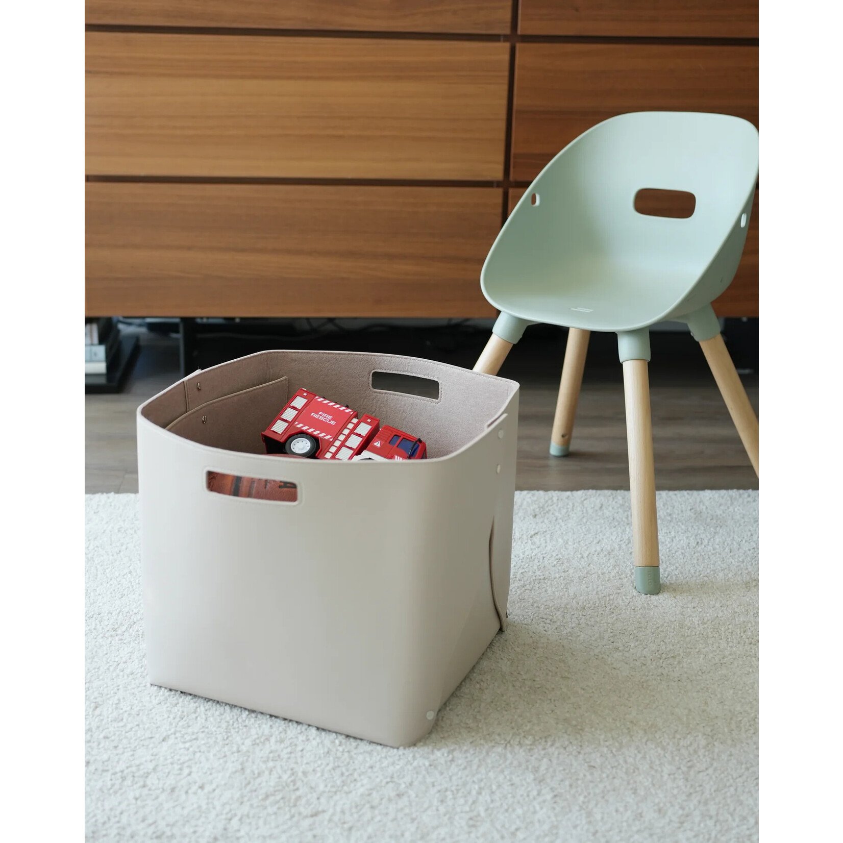 Zora Botanica Felt Lined Vegan Leather Basket- Oatmeal