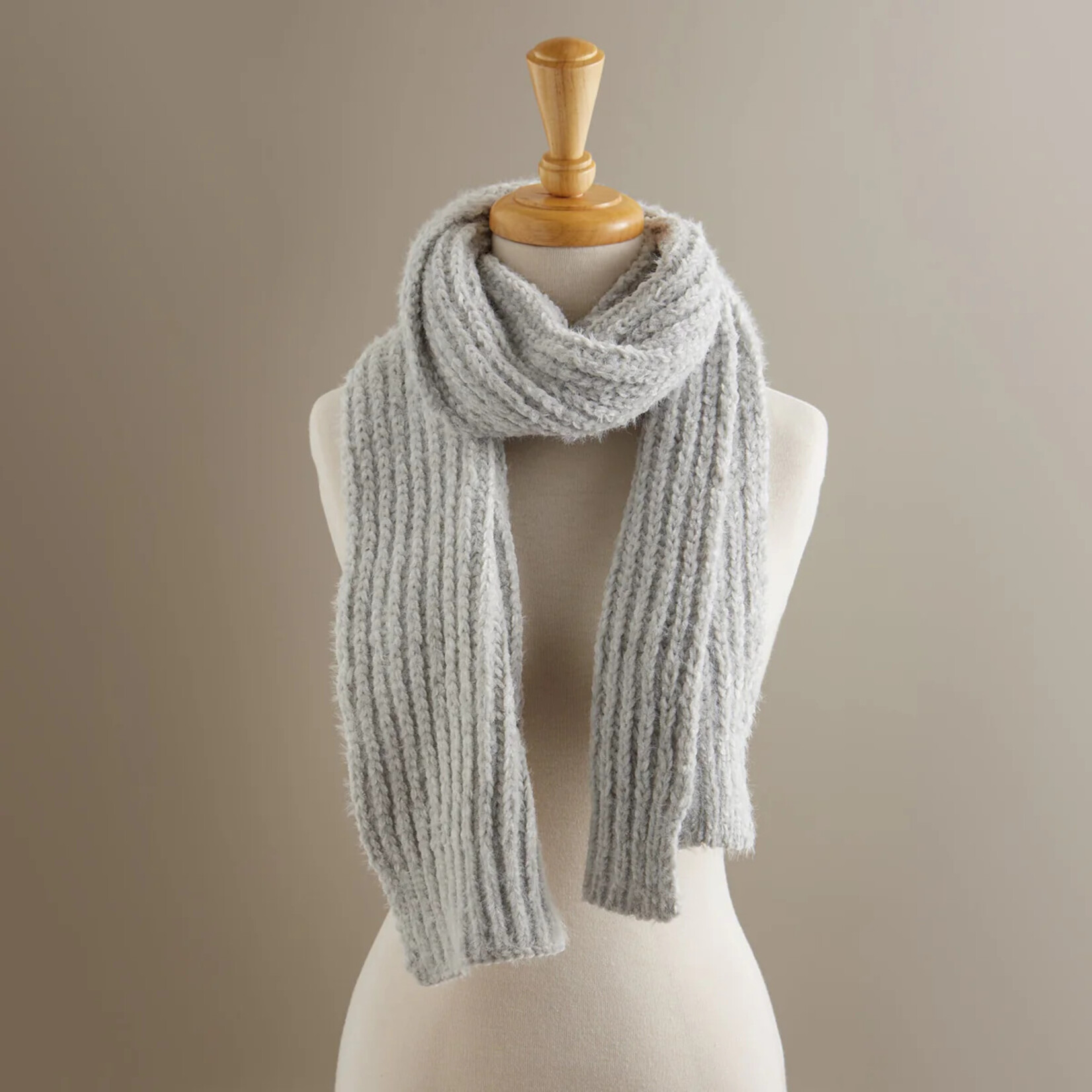 Hadley Wren Chenille Knit Scarf- Gray
