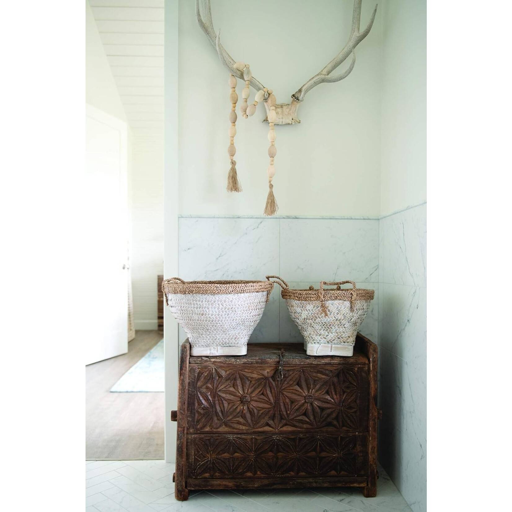 Creative Co-Op Mango Wood Bead Garland with Jute Tassels