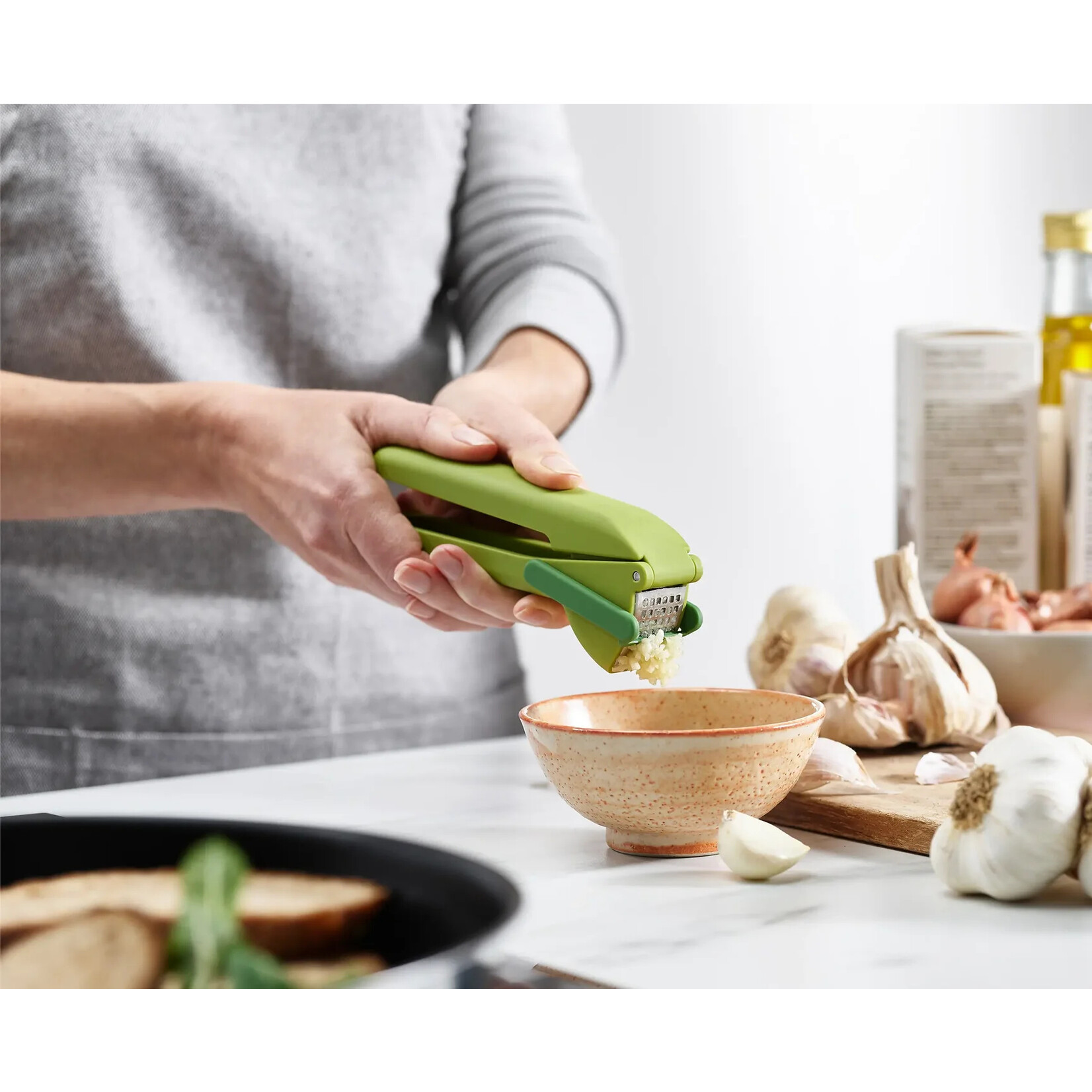 CleanForce Garlic Press