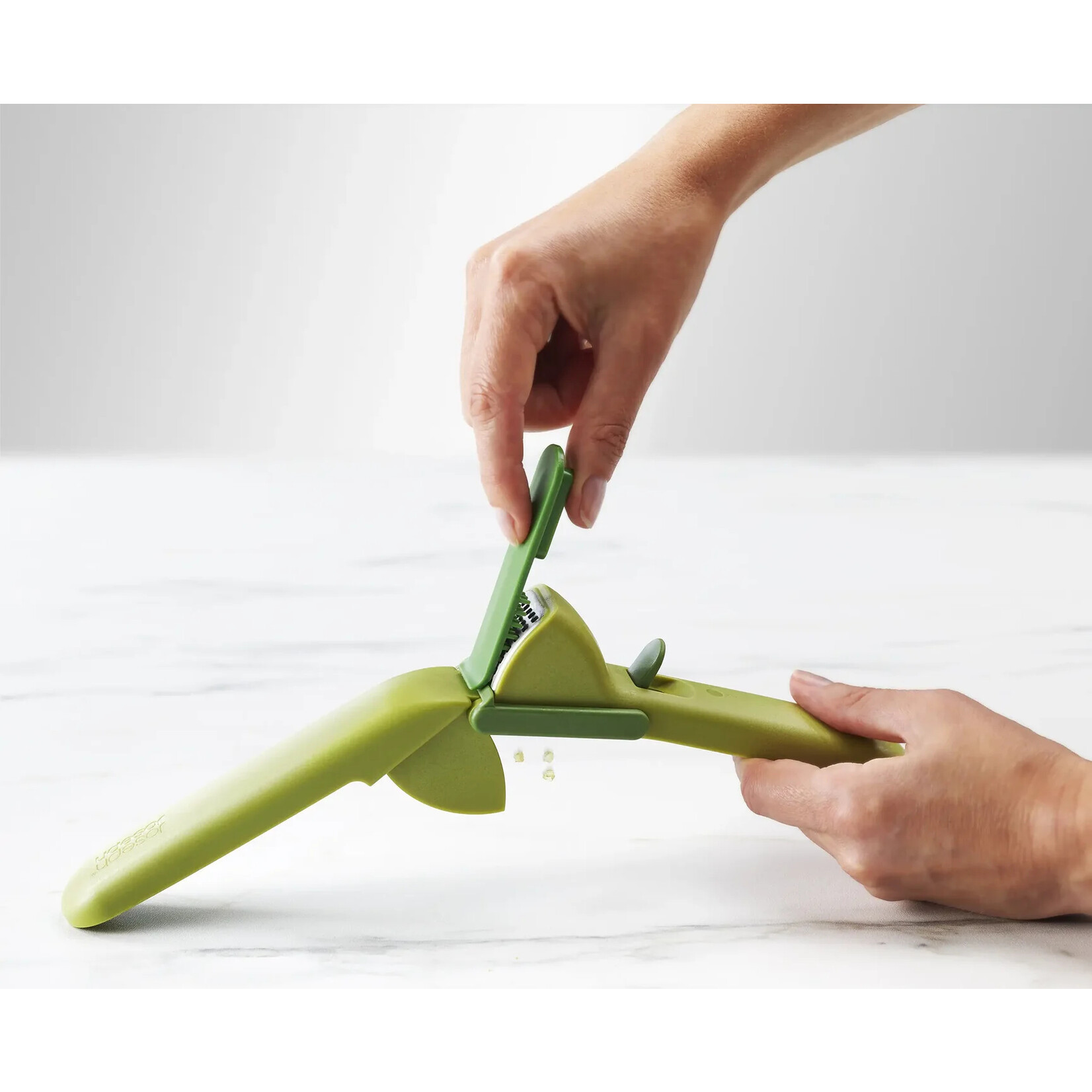 CleanForce Garlic Press