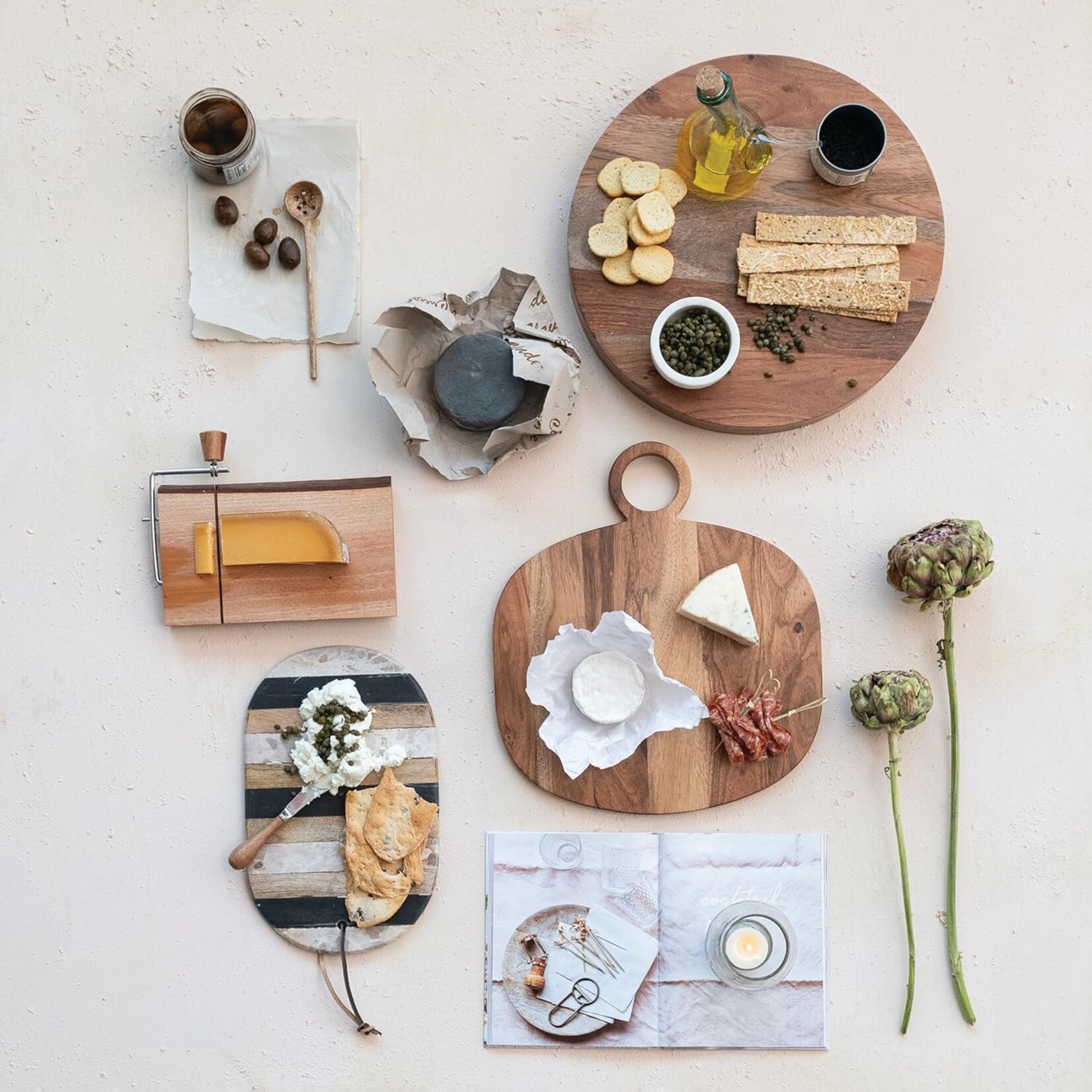 Creative Co-Op Acacia Wood Cheese Board w Handle, Natural