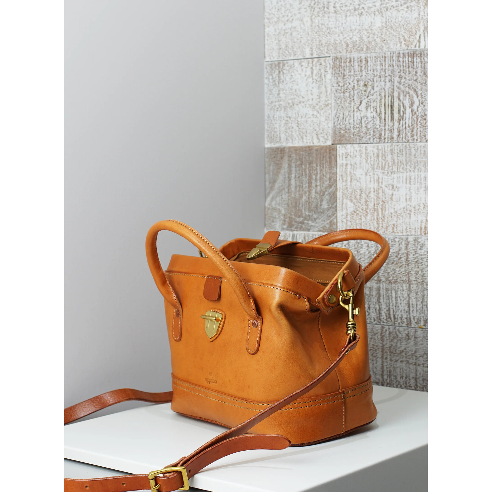 UPPDOO Wonder XL Vintage Top-Handle Satchel- Luggage Tan