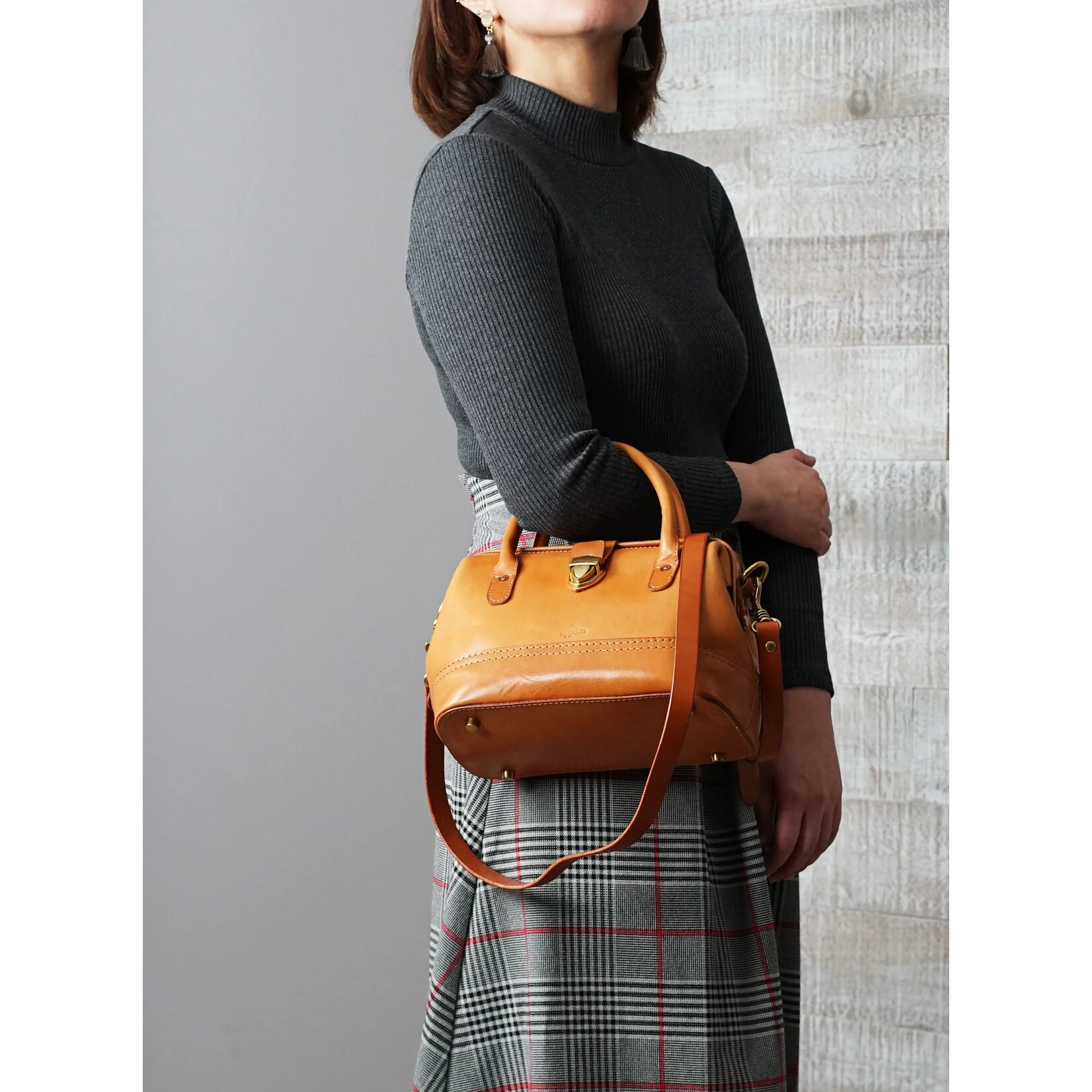 UPPDOO Wonder XL Vintage Top-Handle Satchel- Luggage Tan