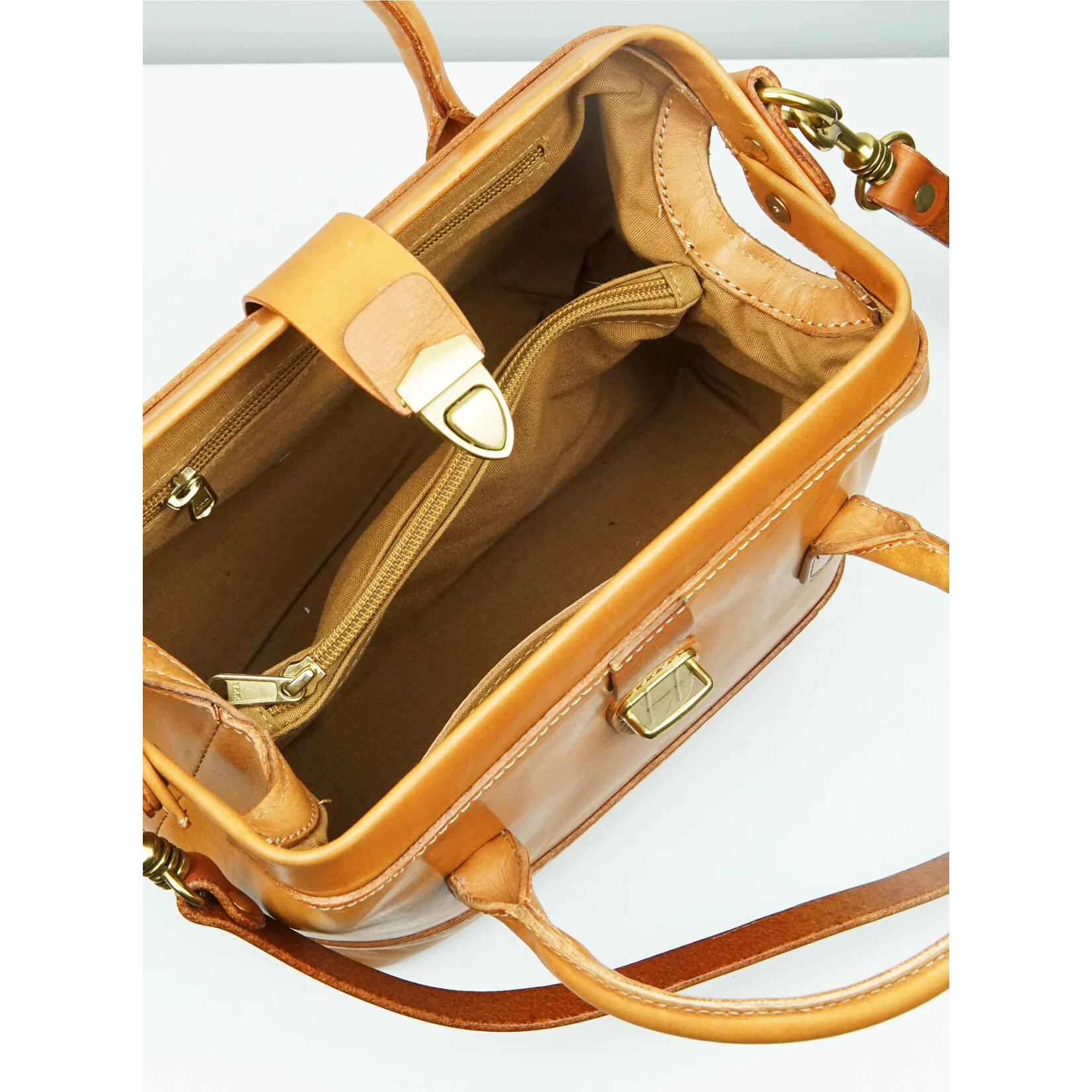UPPDOO Wonder XL Vintage Top-Handle Satchel- Luggage Tan