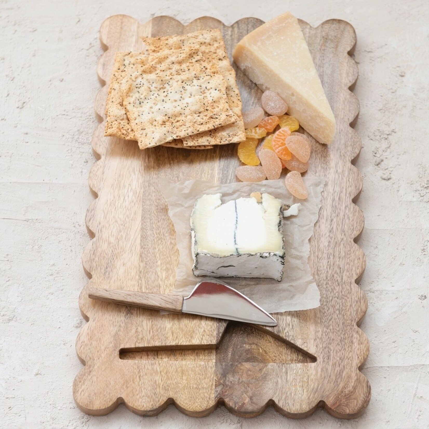 Creative Co-Op Mango Wood Scalloped Serving Board w/ Cheese Knife