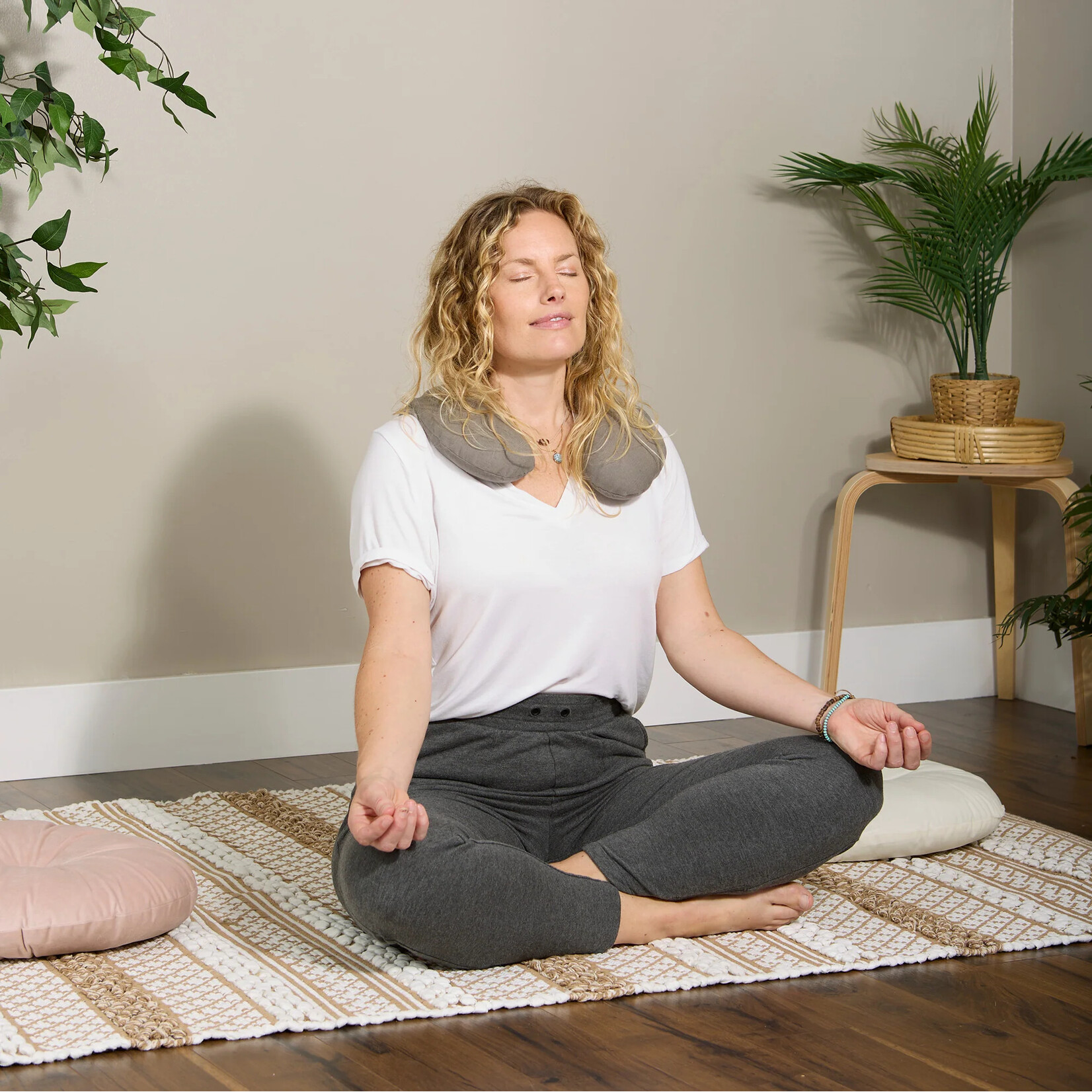 Bucky Hot or Cold Linen Neck Wrap- Gray