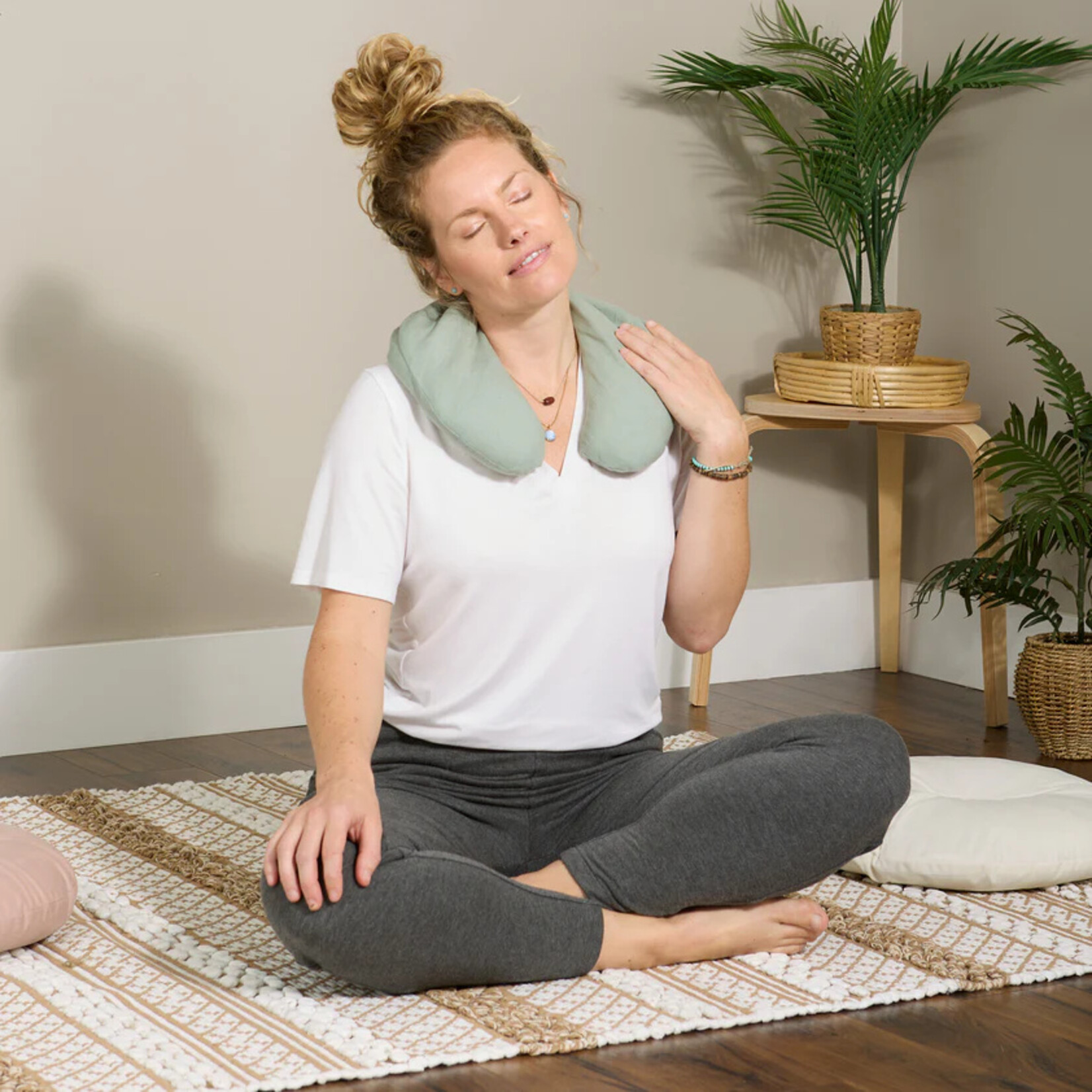 Bucky Hot or Cold Linen Neck Wrap- Sage