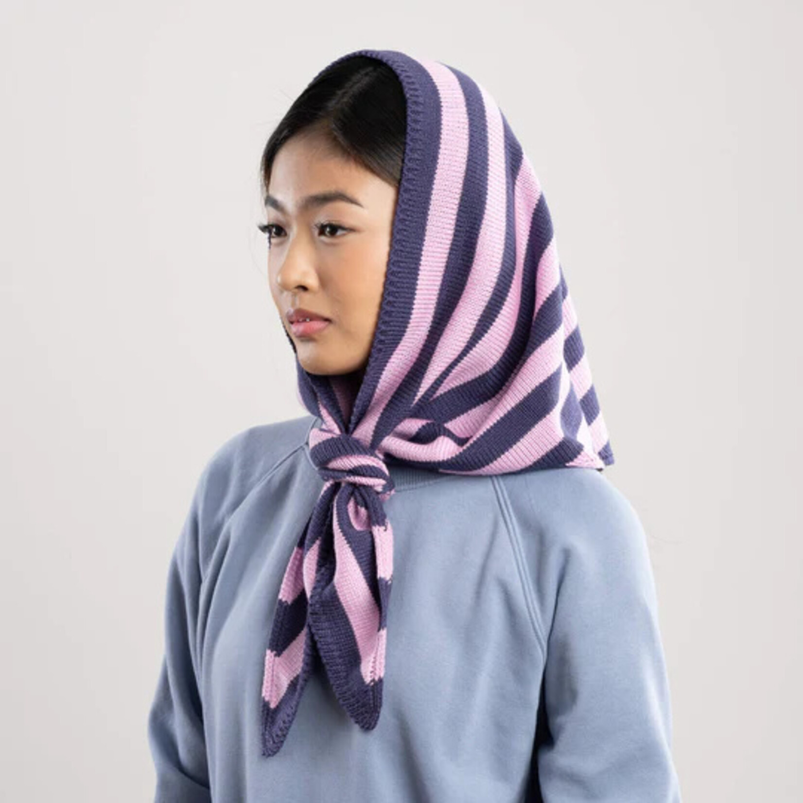 Verloop Simple Stripe Triangle Scarf- Lilac Denim
