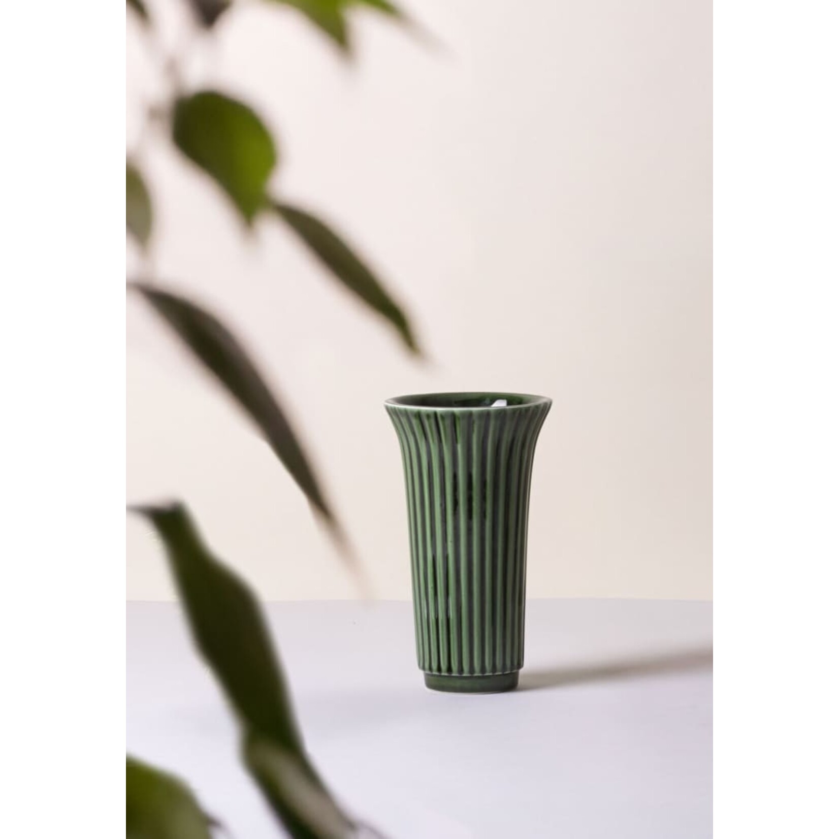 Bergs Potter Daisy Glazed Vase- 12cm Emerald Green