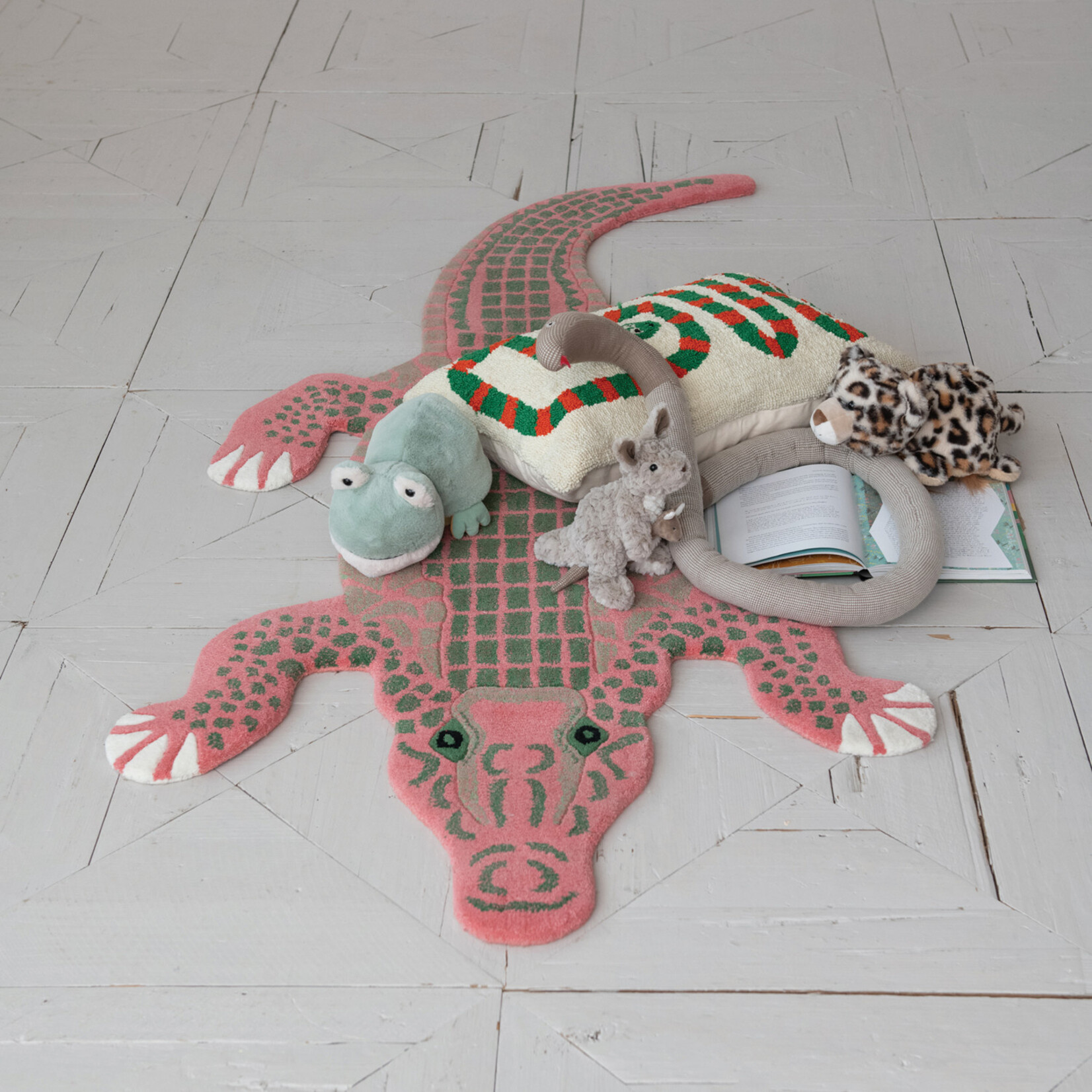 Creative Co-Op Wool Tufted Crocodile Shaped Rug