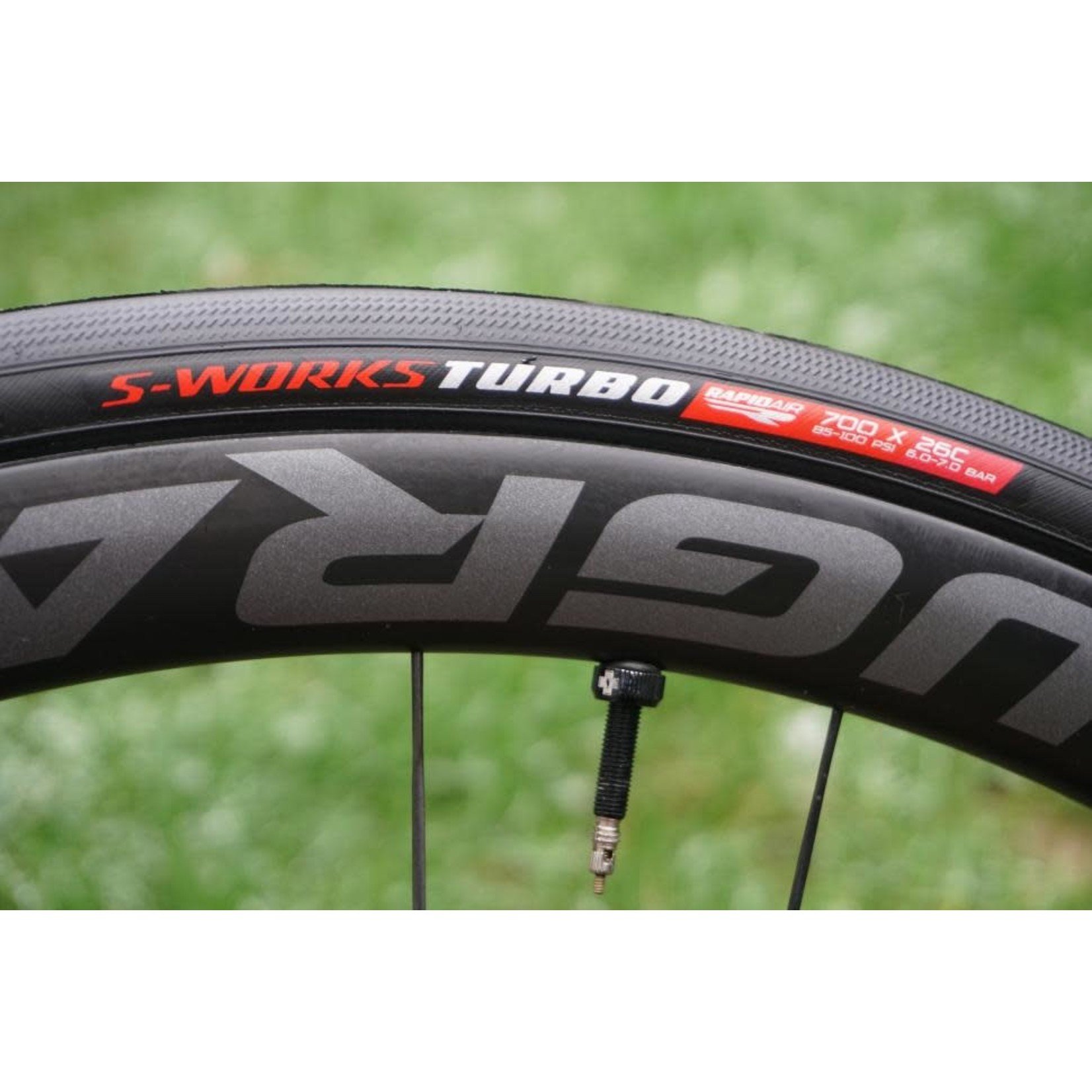 specialized tubeless road tires