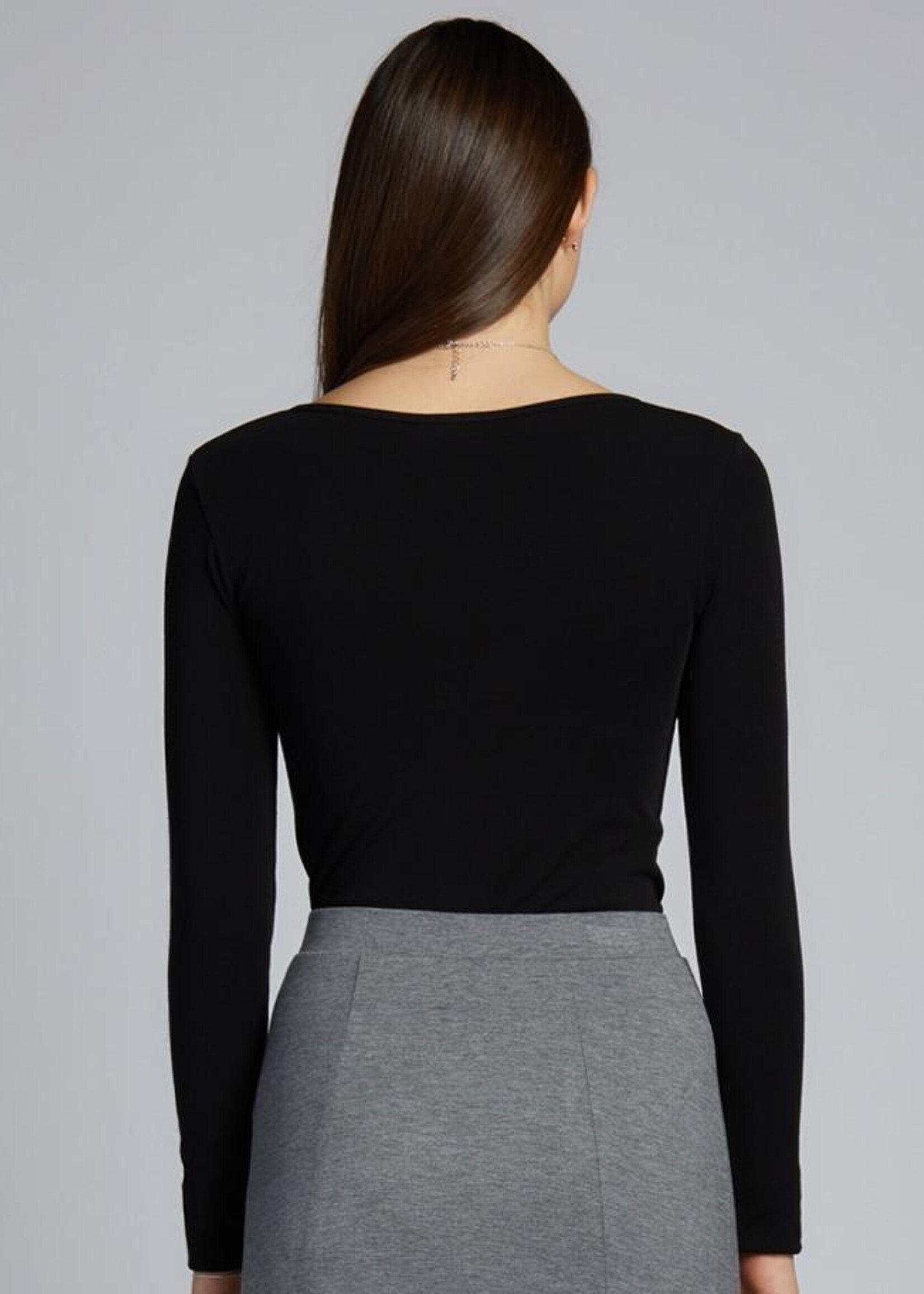 C'est Moi Bamboo L/S V Neck Top