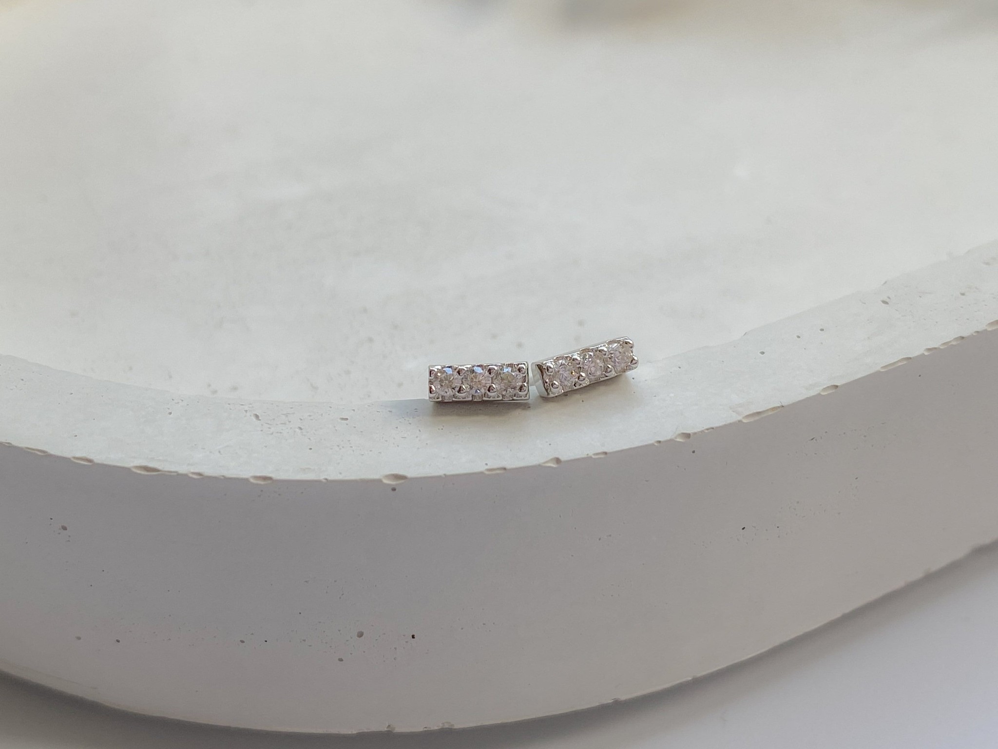 eLiasz and eLLa Jewelry Inc. Warmth Stud Earrings