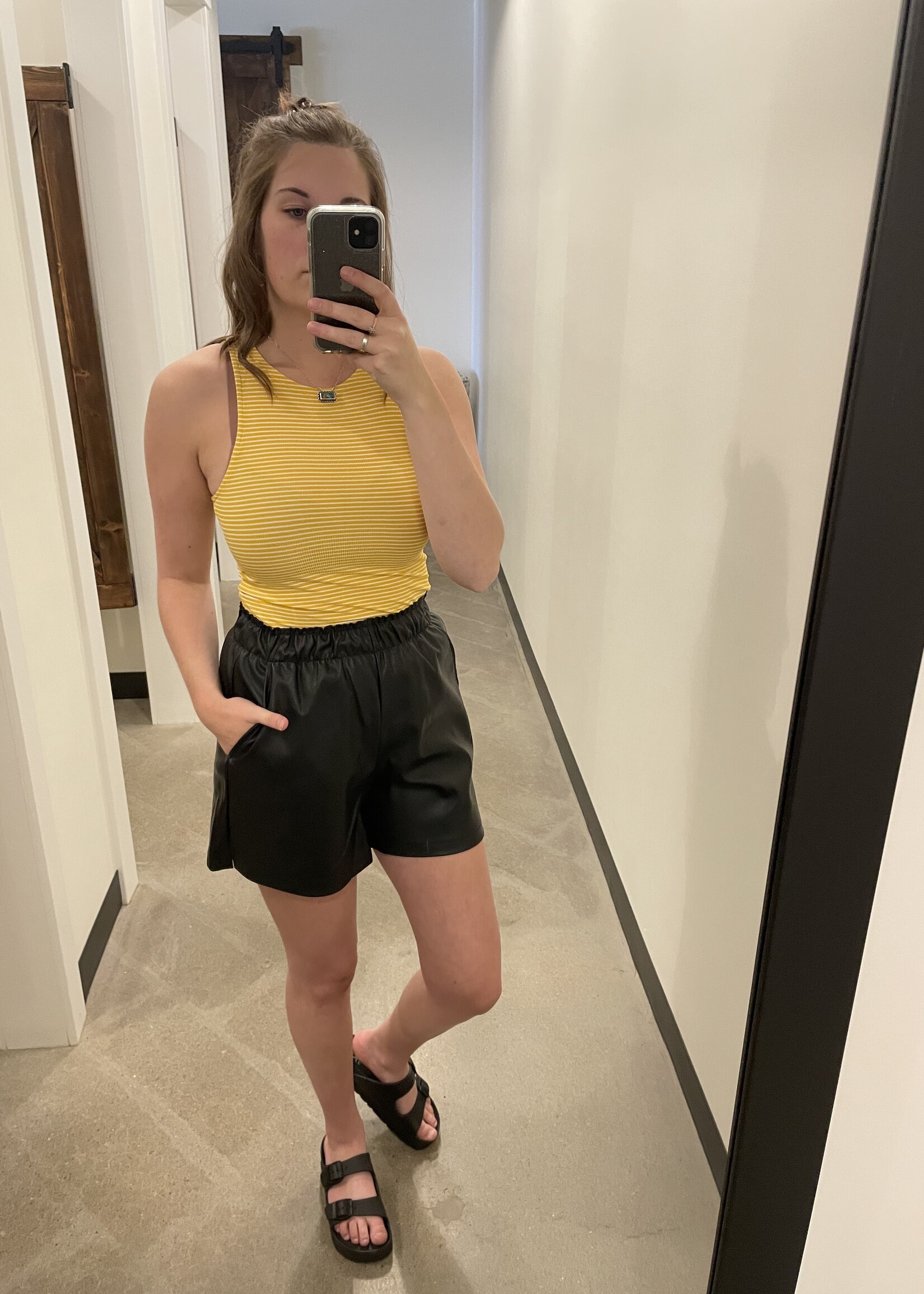 Vero Moda HW Coated Shorts