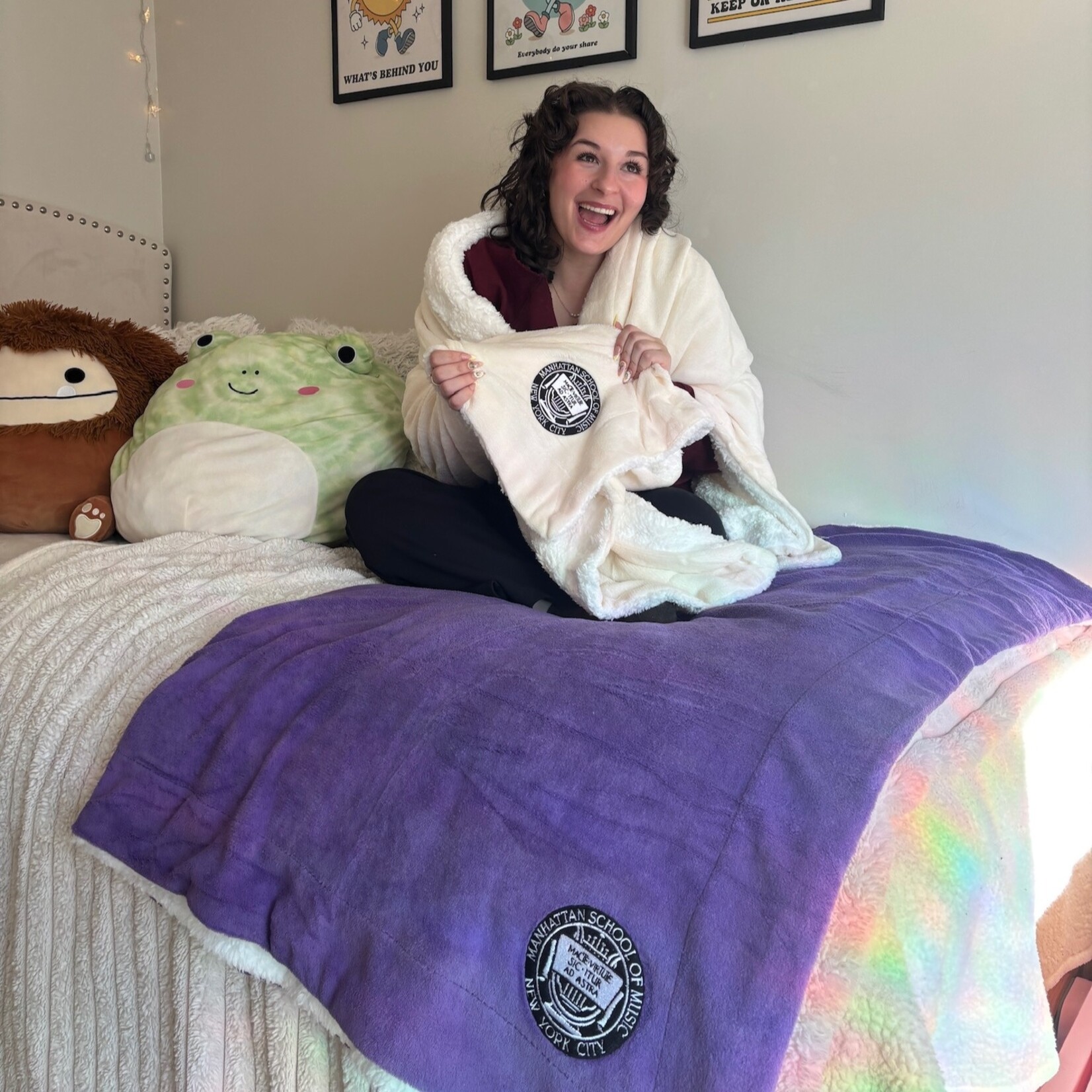 Jardine Sherpa Blanket with Embroidered MSM Seal (2 colors!)