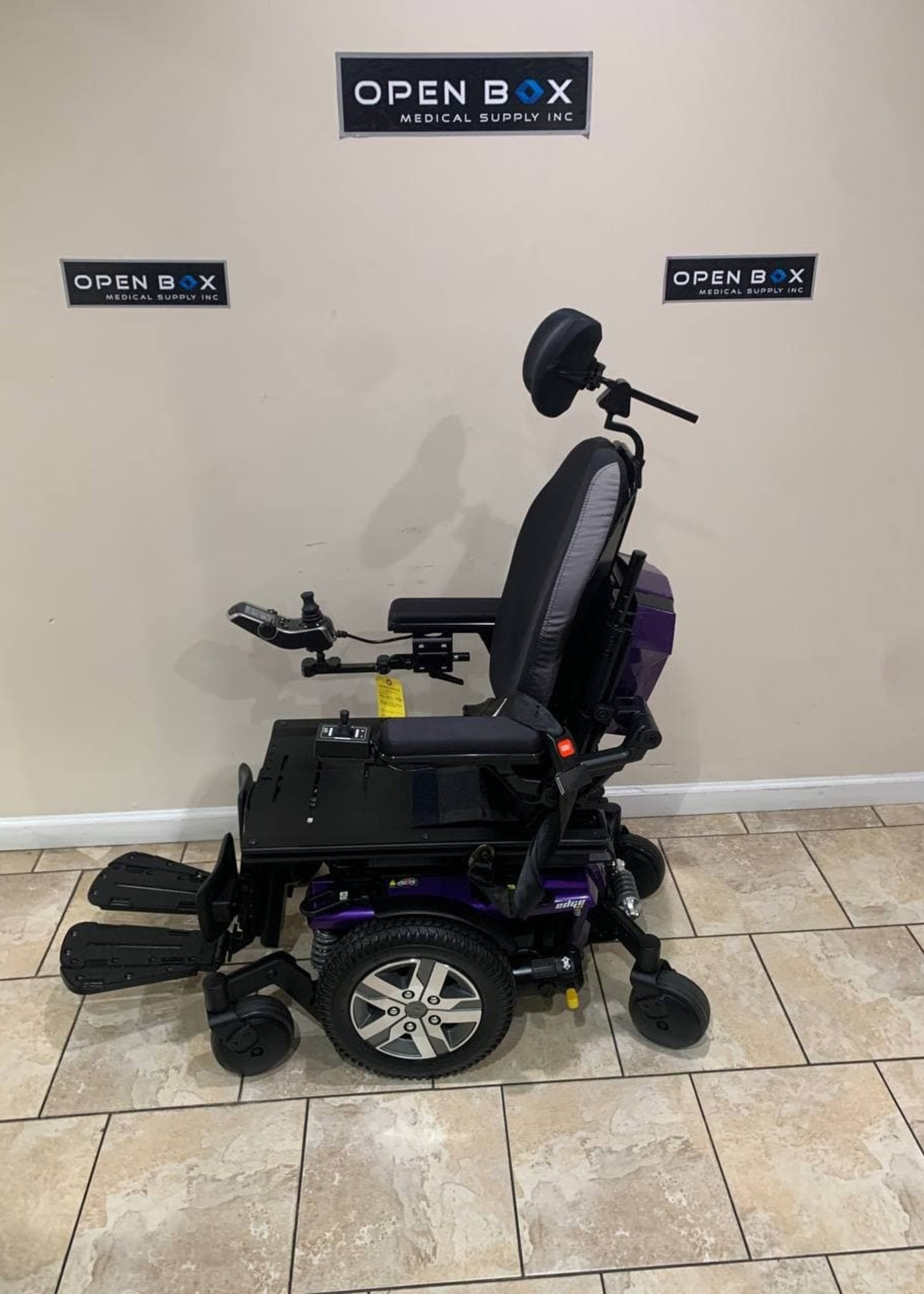 Quantum Rehab Q6 Edge 2.0 Rehab Electric Wheelchair (Used)