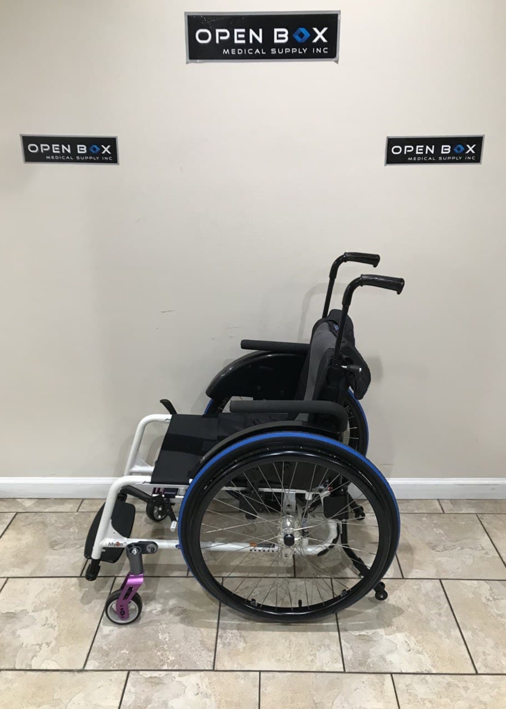 Invacare Invacare MyOn Light Weight Wheelchair