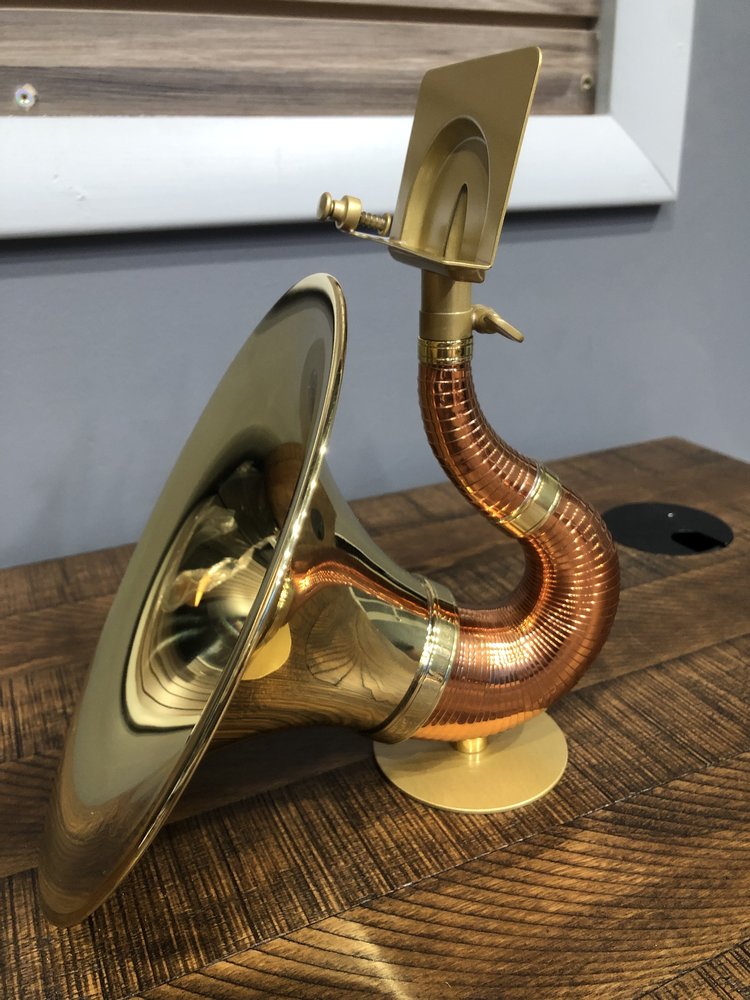 CarolBrass CarolBrass Yellow  / Red Brass Trumpet Desk Speaker