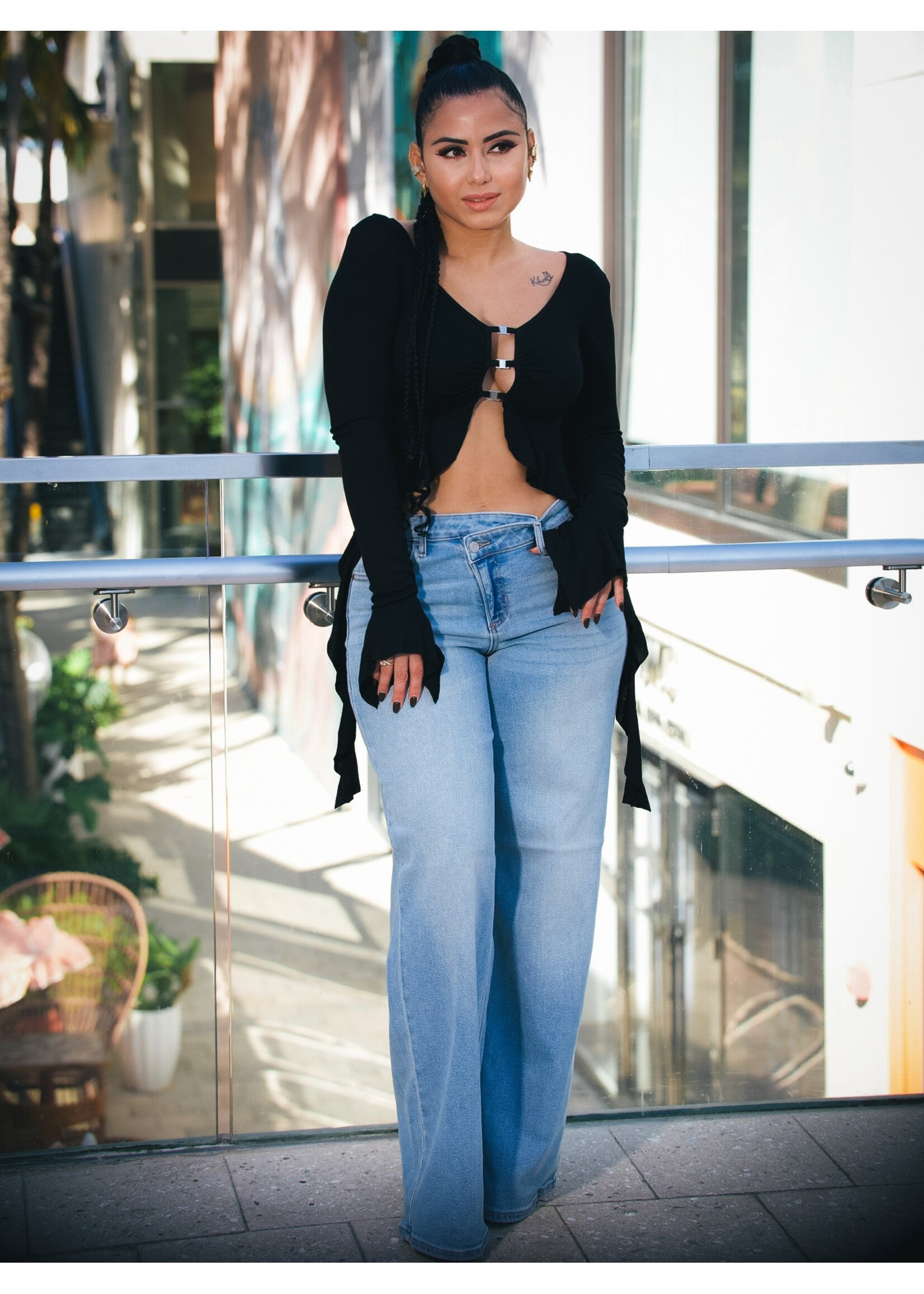 Metal Clasp Cutout Top