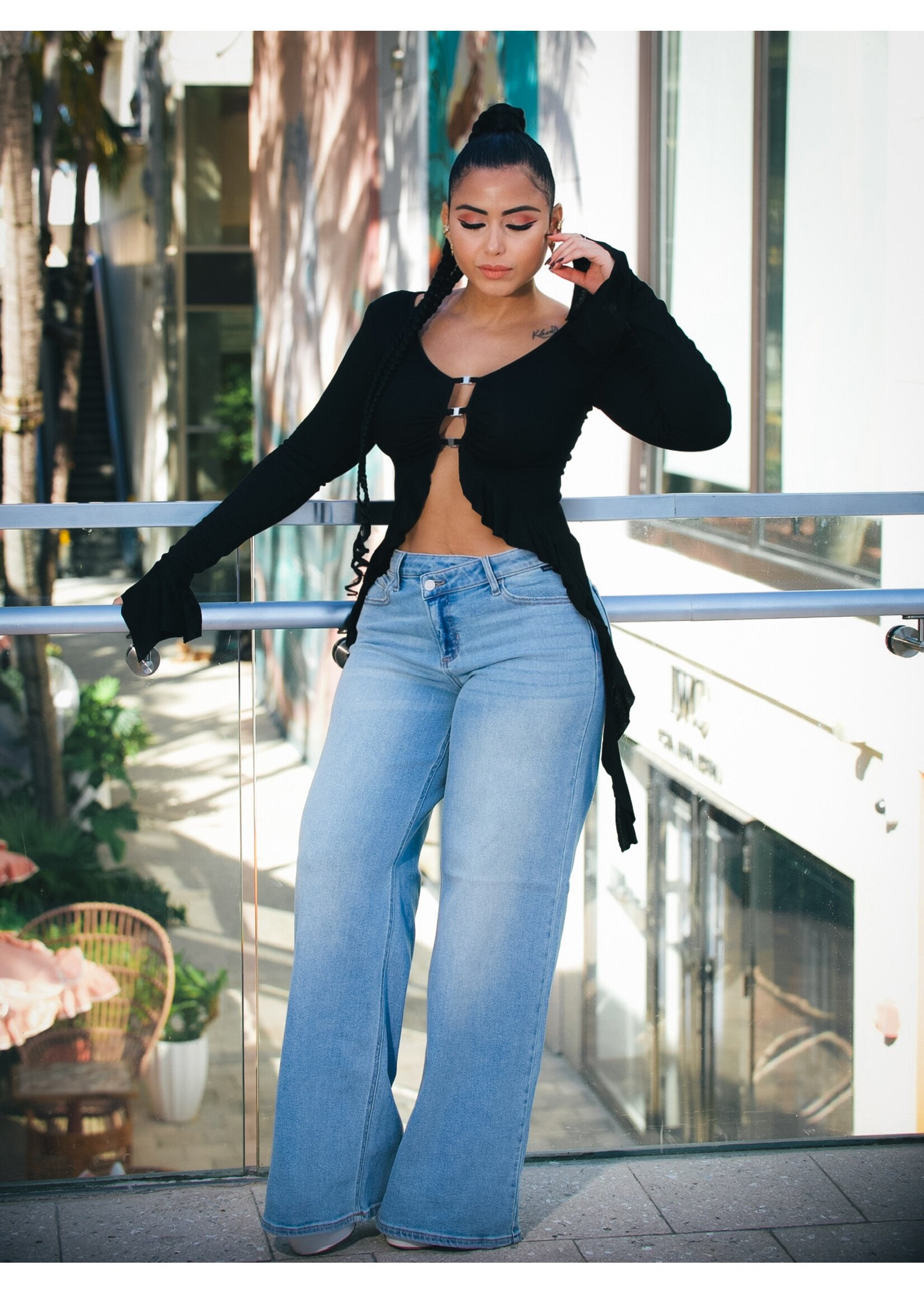 Metal Clasp Cutout Top