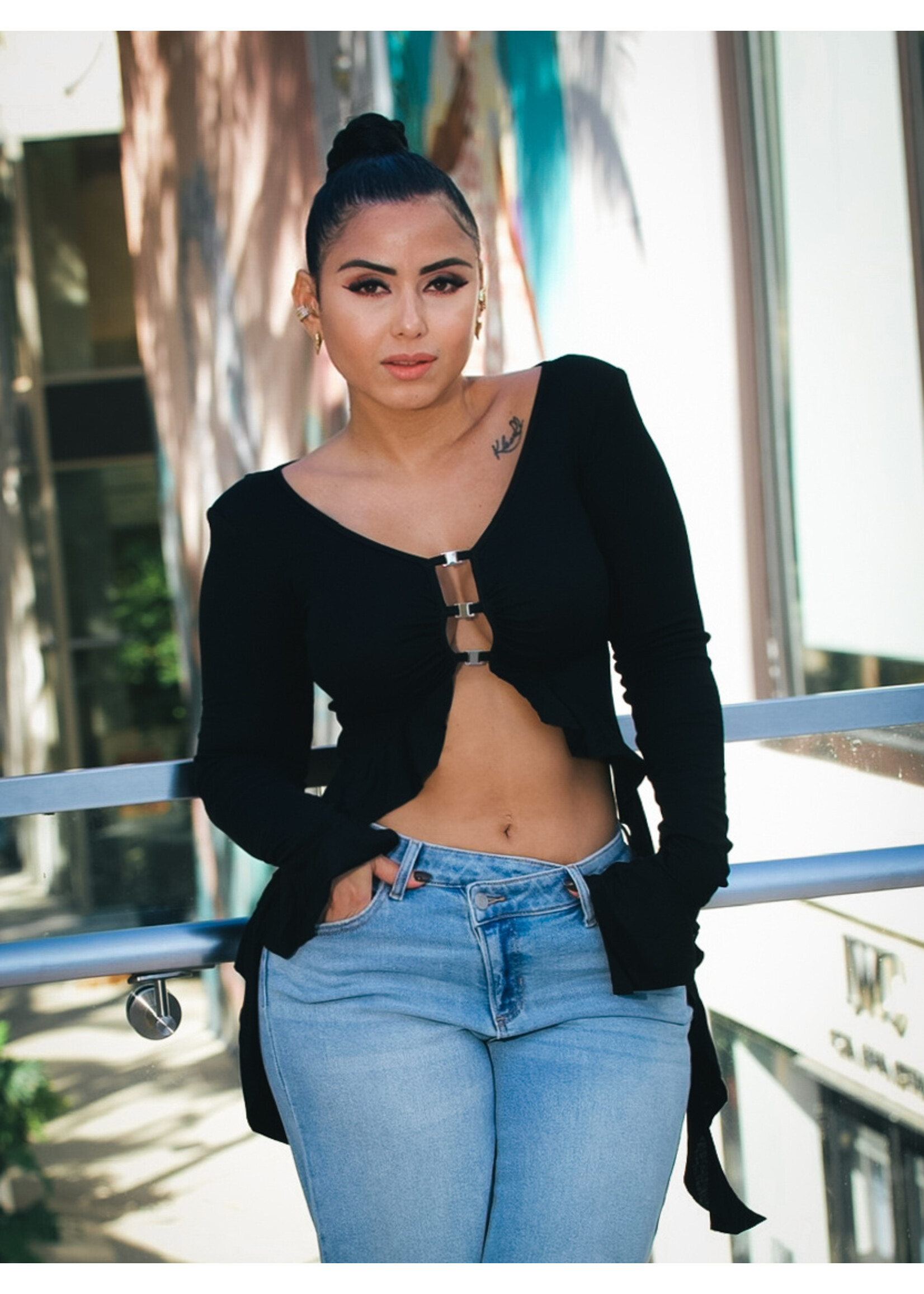 Metal Clasp Cutout Top