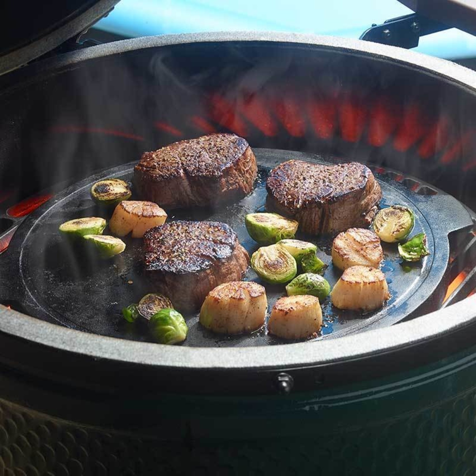Big Green Egg BGE 10.5in Dual-Sided Cast Iron Plancha Griddle