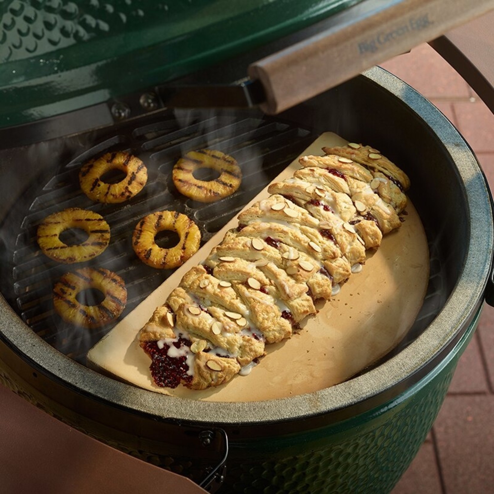 Big Green Egg BGE Baking Stone, Half Moon - Med