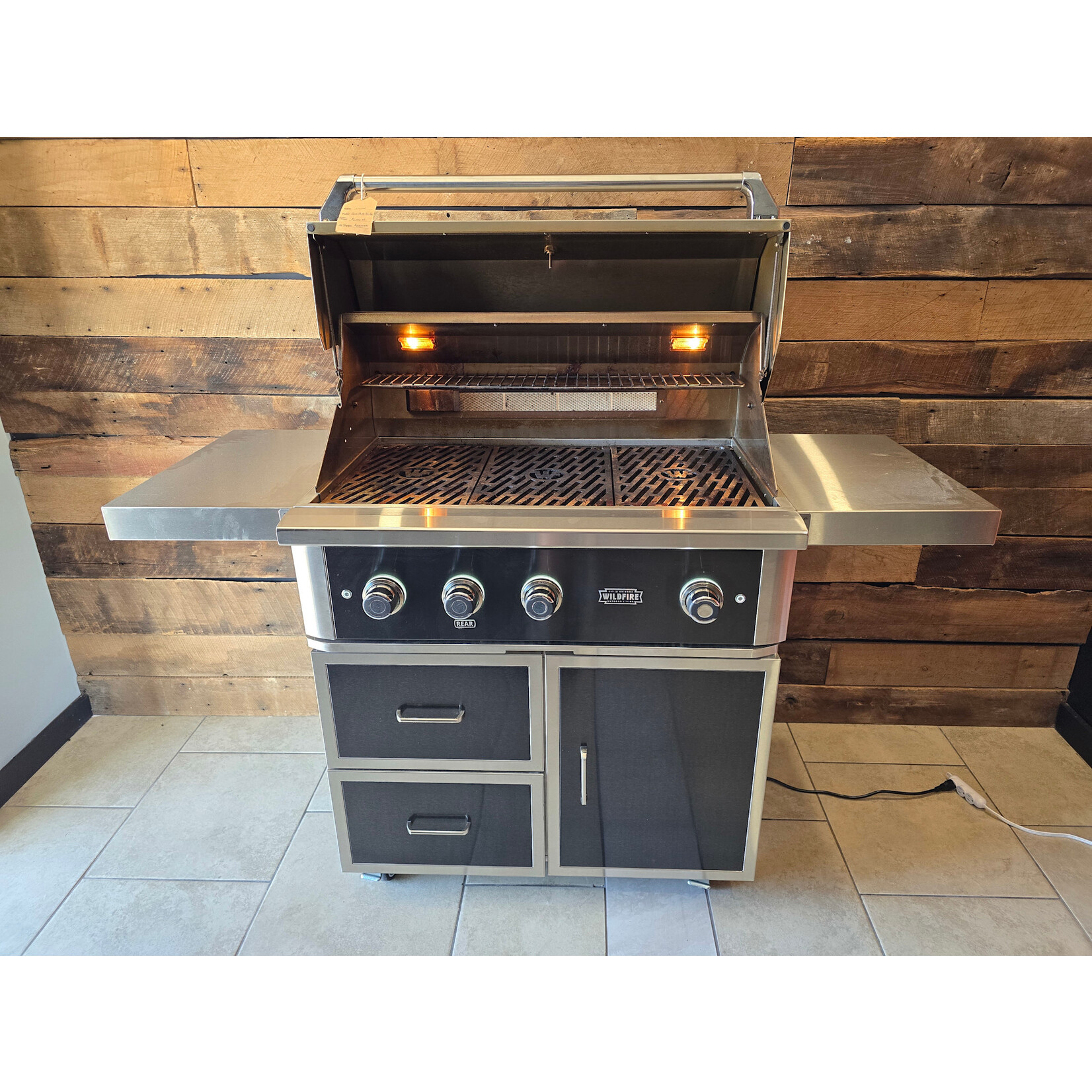 WildFire Wildfire 36" Ranch PRO Freestanding Package - LP (Demo)