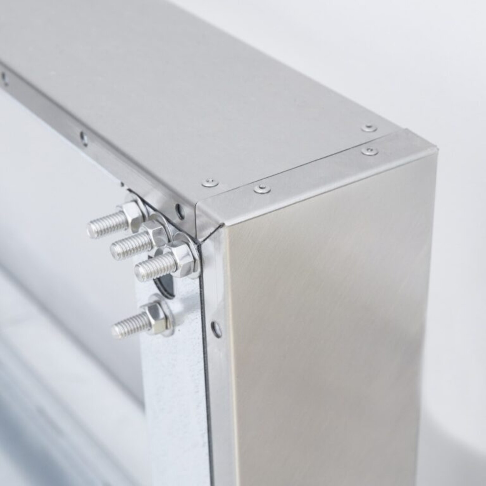 Summerset Summerset 8" Spacer Bracket for 36" Vent Hood