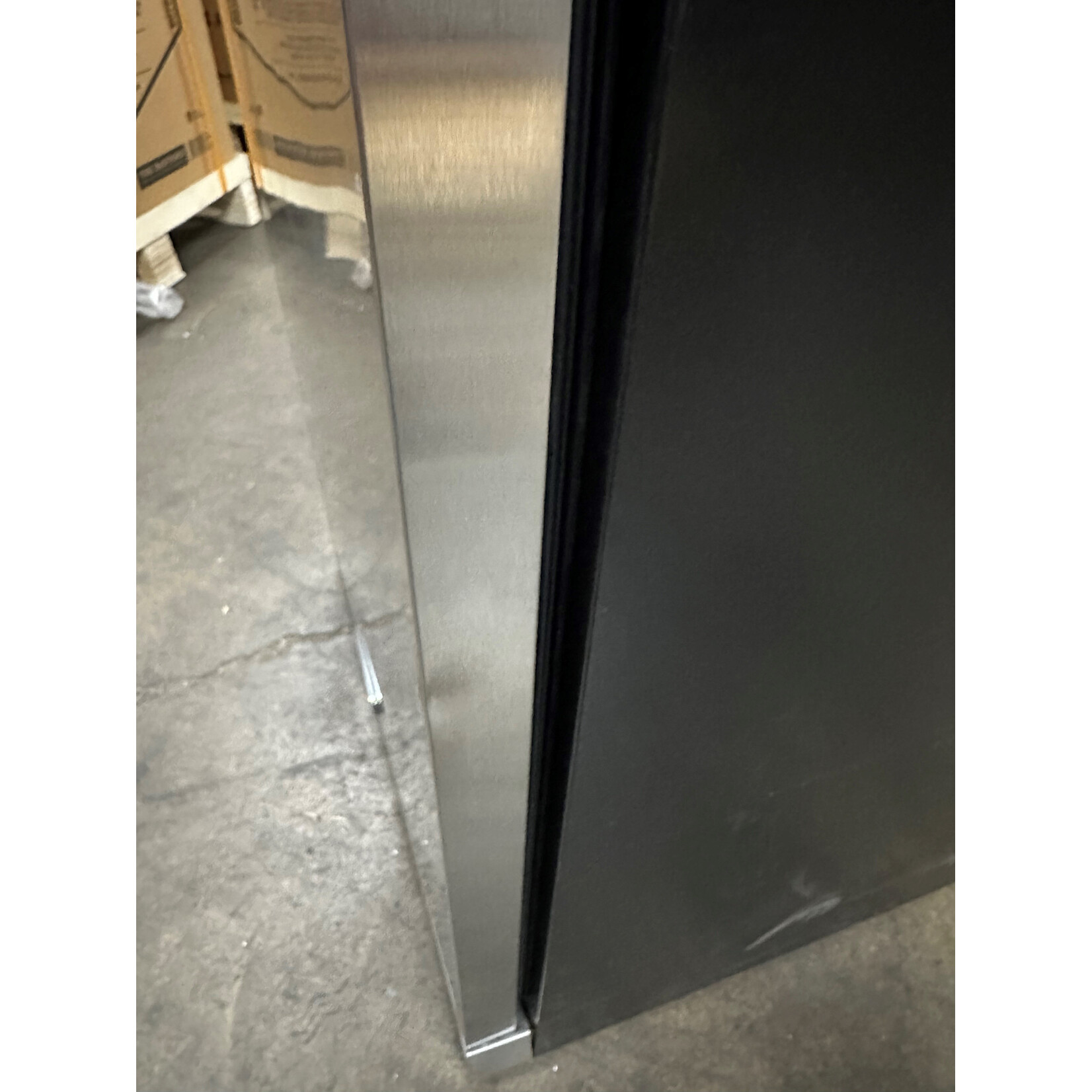 Dometic Dometic D-Series Refrigerator 24" - Open Box