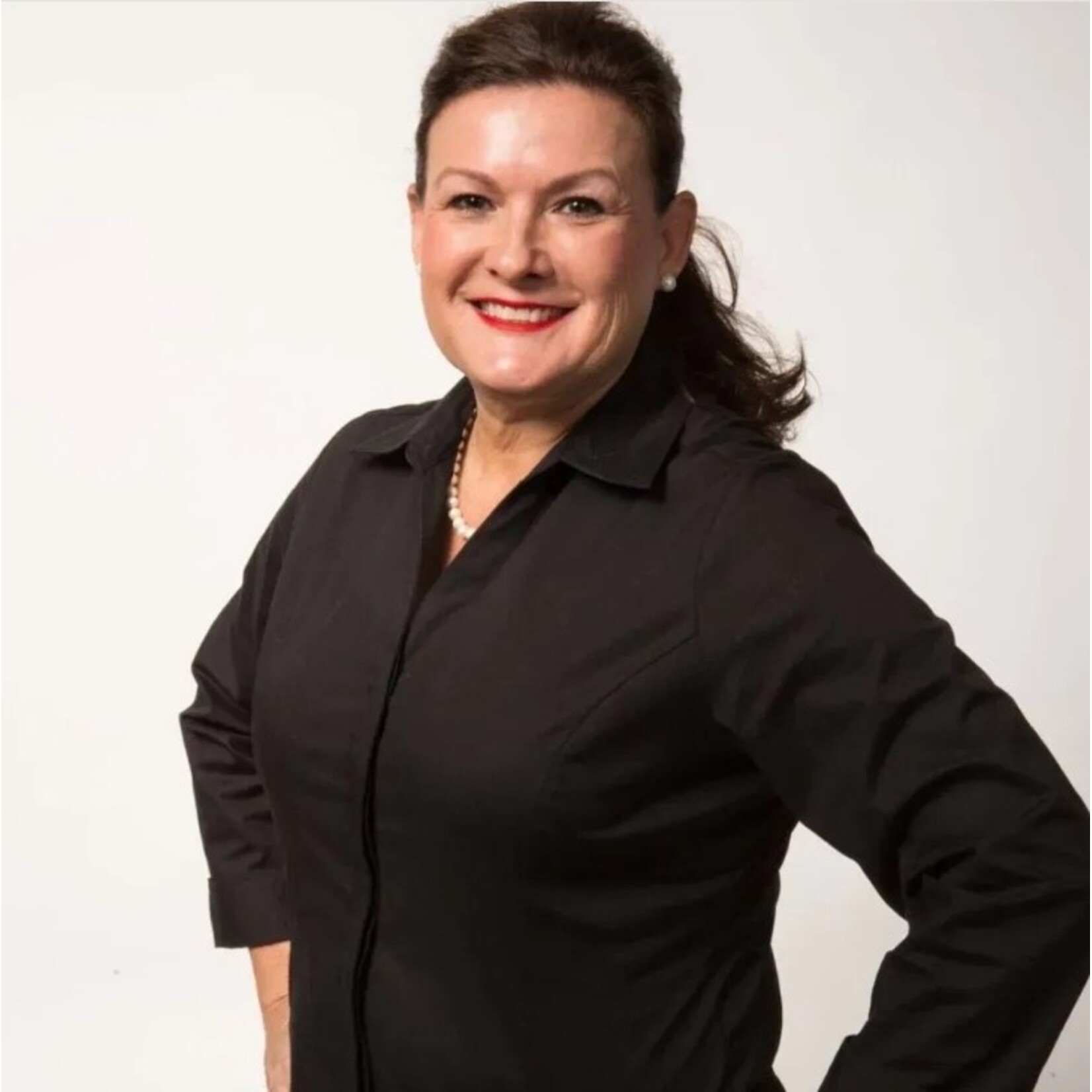 8/29/26 - Tina Cannon Cooks The Whole Meal On The Big Green Egg