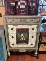 Robin’s Revivals Furniture Chest of drawers 4 drawers antique queen of hearts