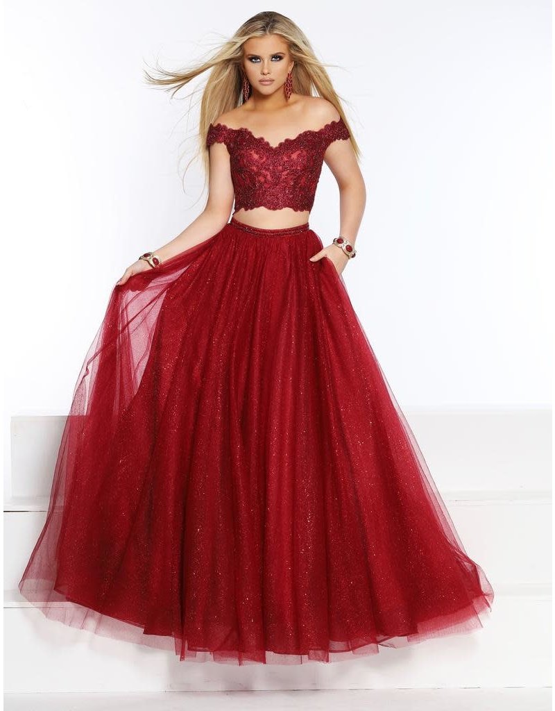 2-Piece tulle ballgown with an off the shoulder lace bodice and glitter tulle skirt