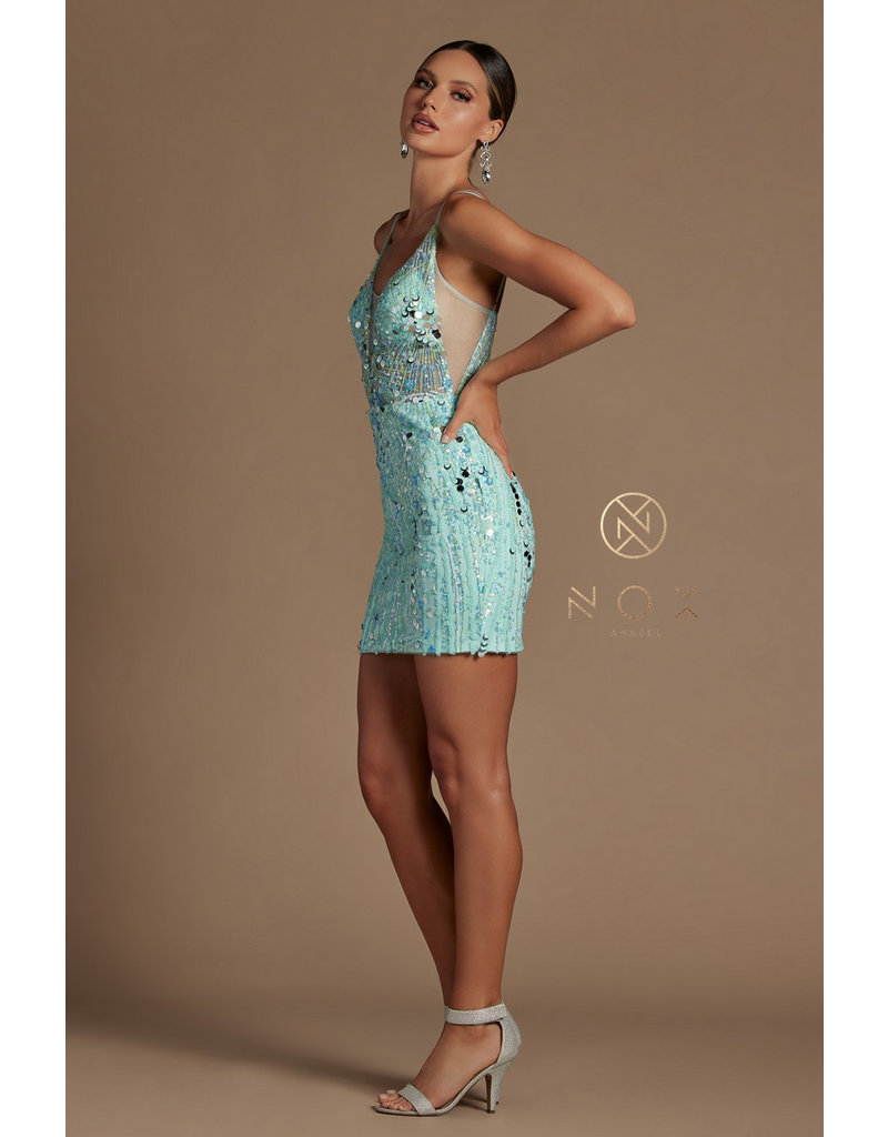 Spaghetti strap fitted short gown E714